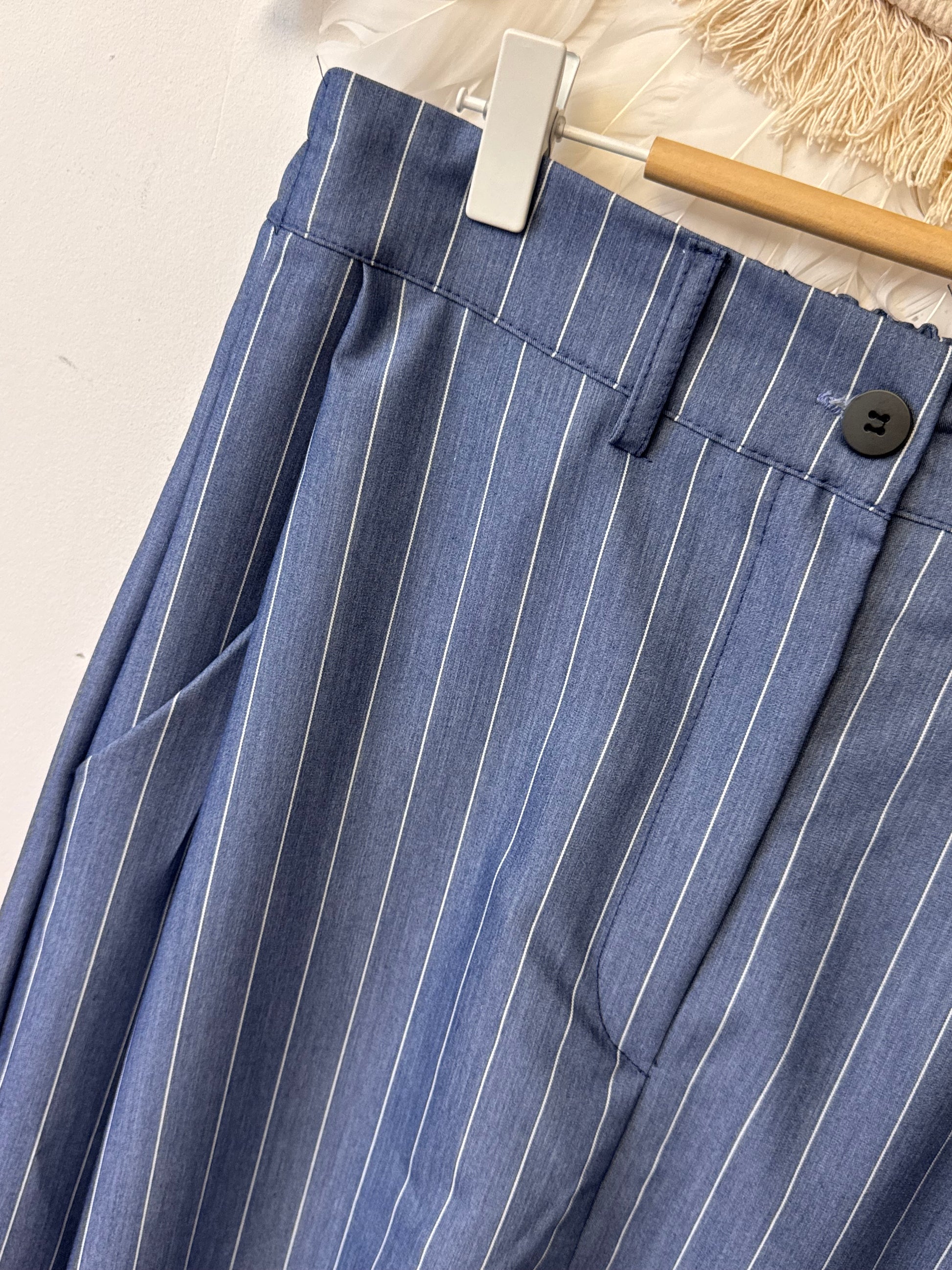 Pantalon saroual bleu rayé