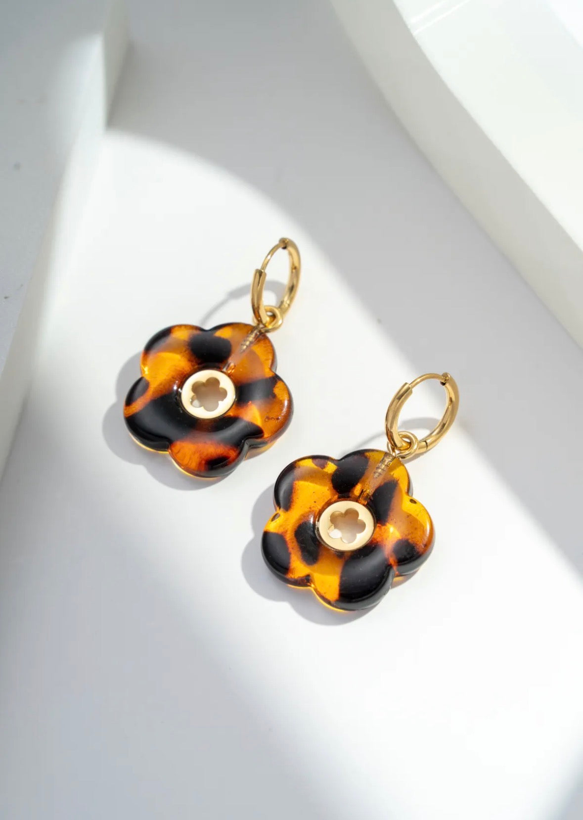 Boucle d’oreille fleur pétale