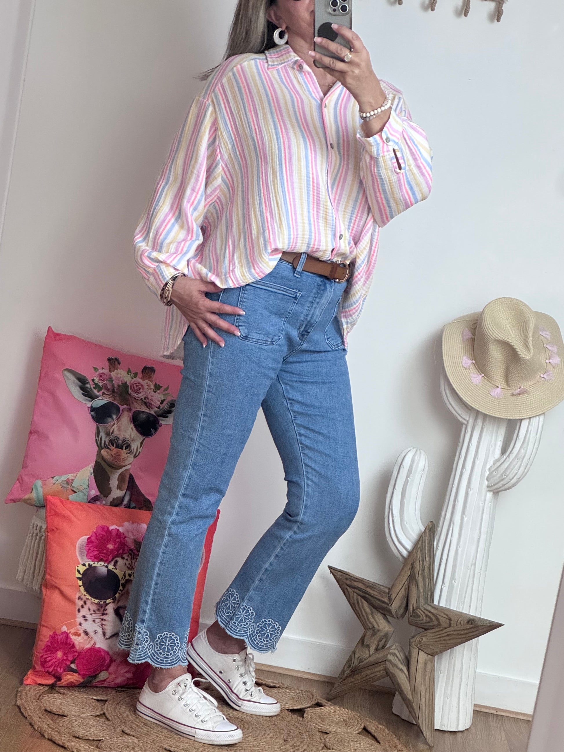 Jeans flare bleu clair brodé