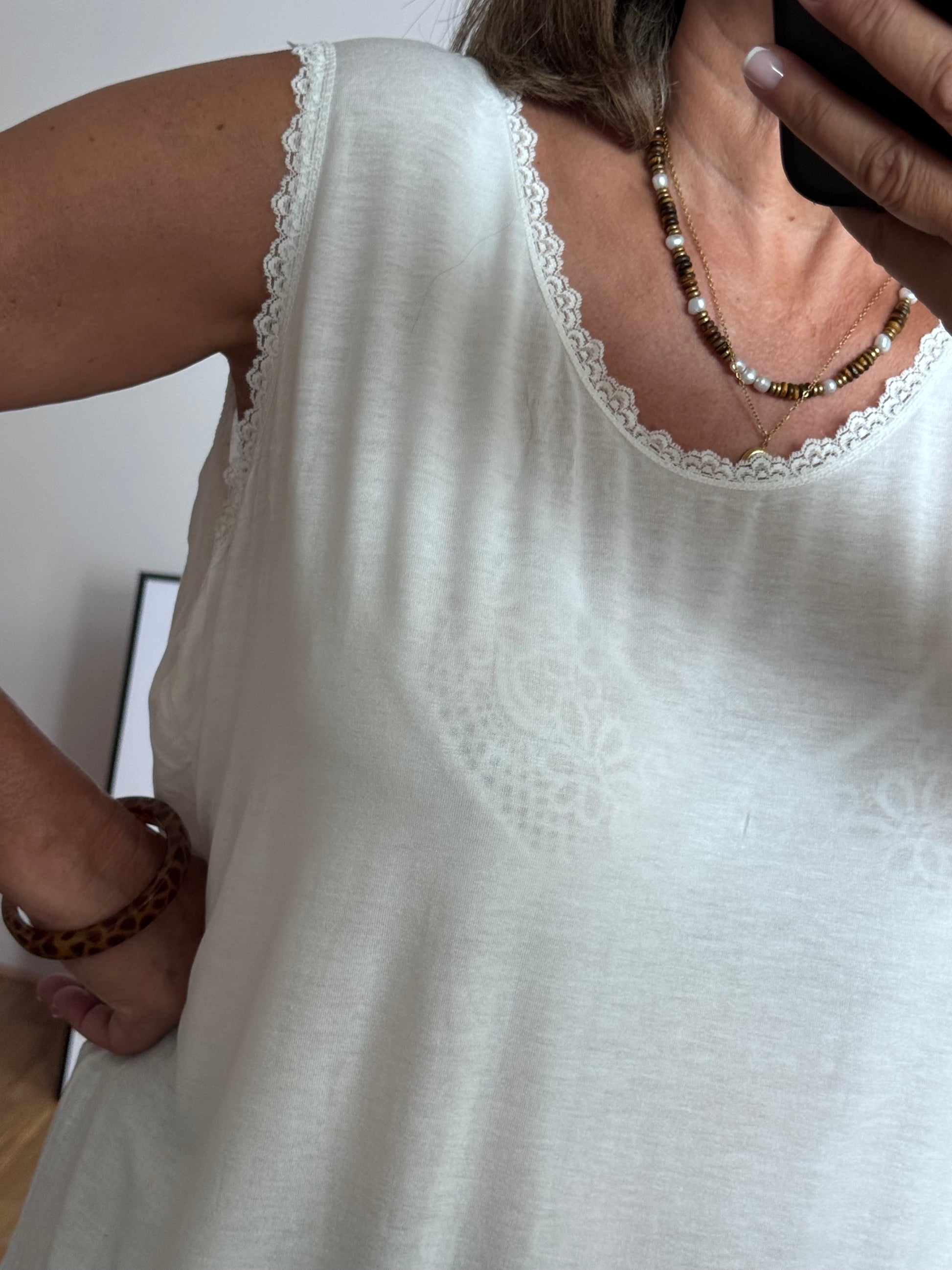Top débardeur blanc jolie forme