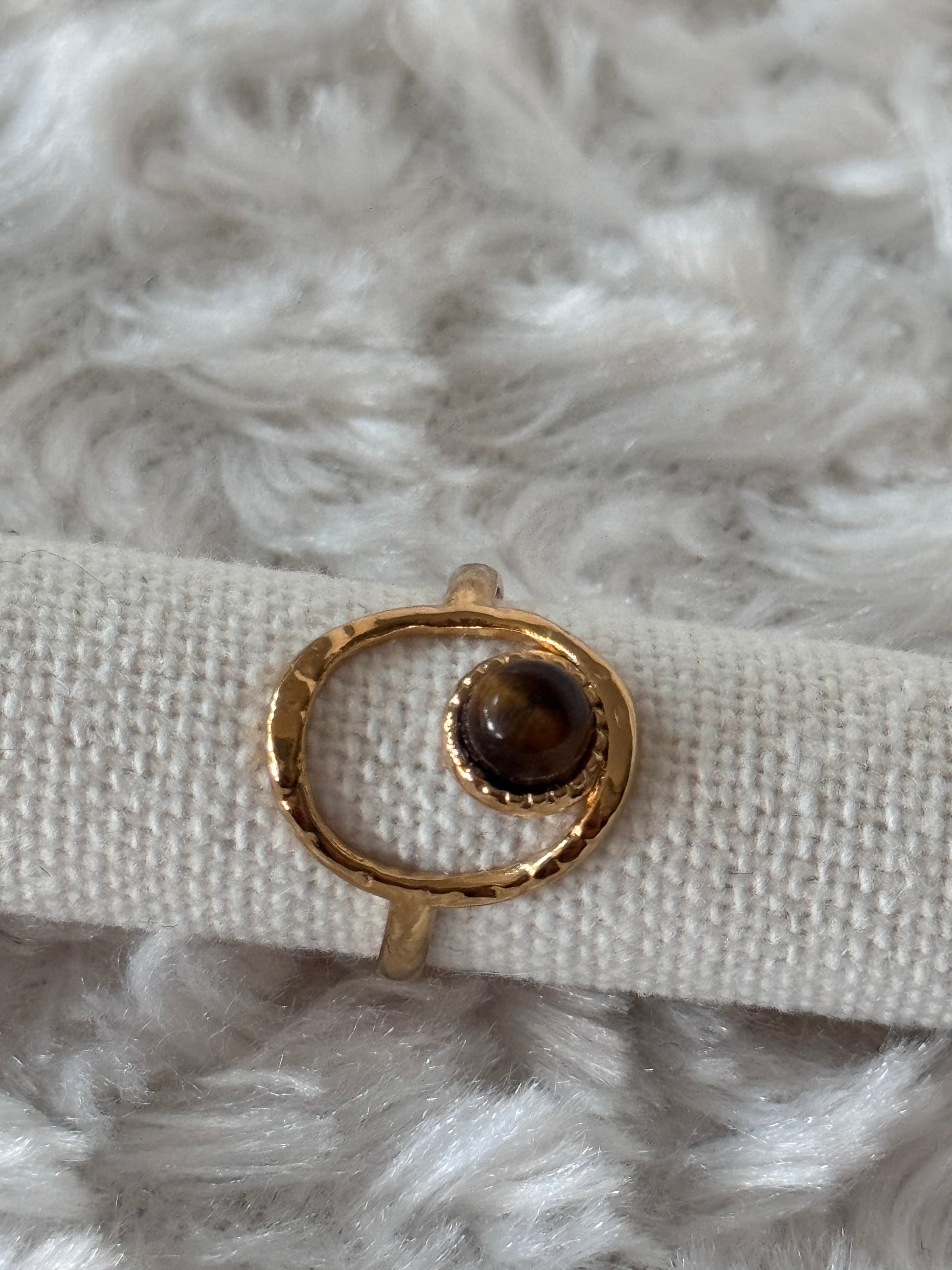 Bague ajustable ovale avec pierre naturelle