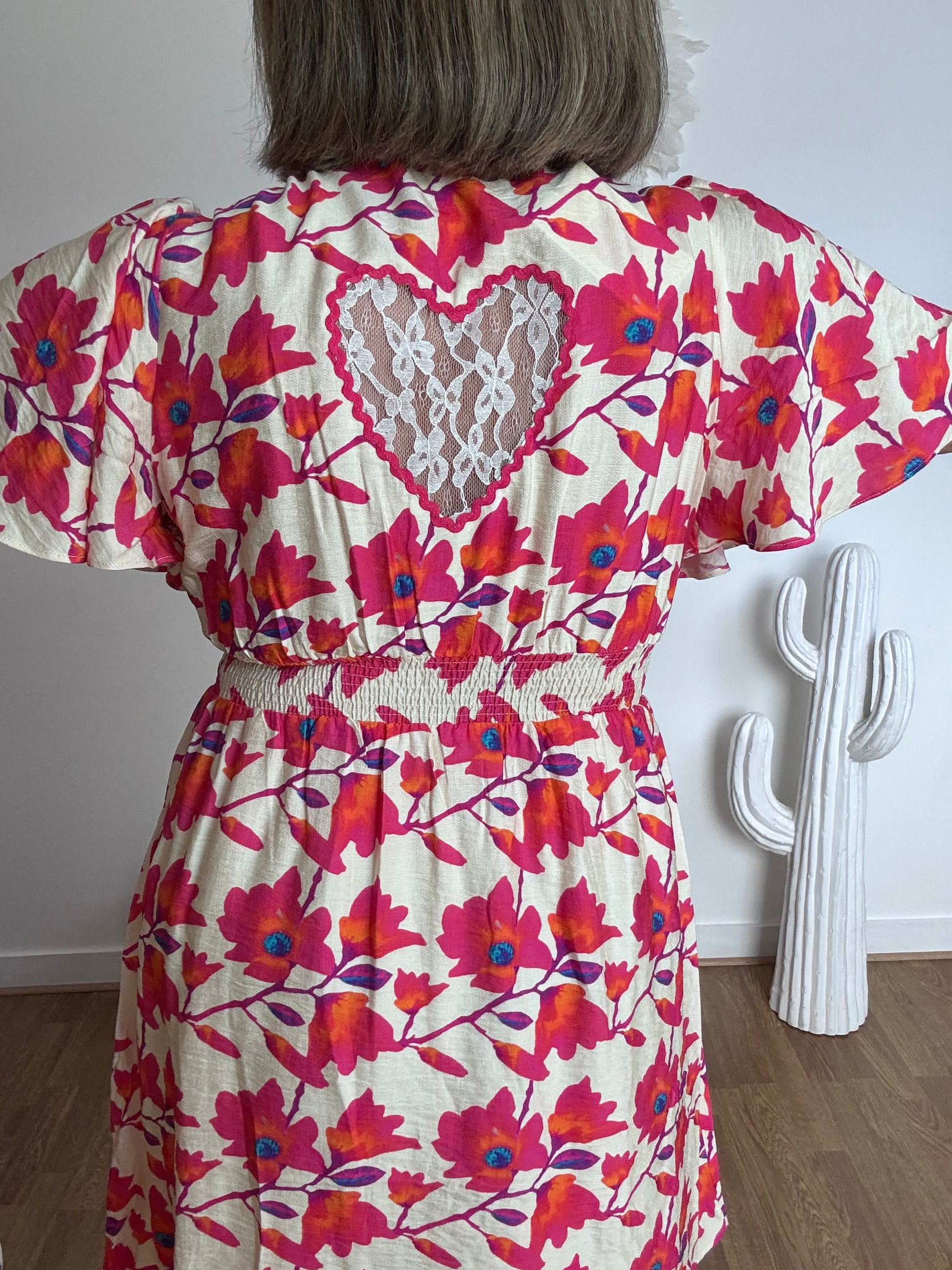 Robe iris dos cœur dentelle