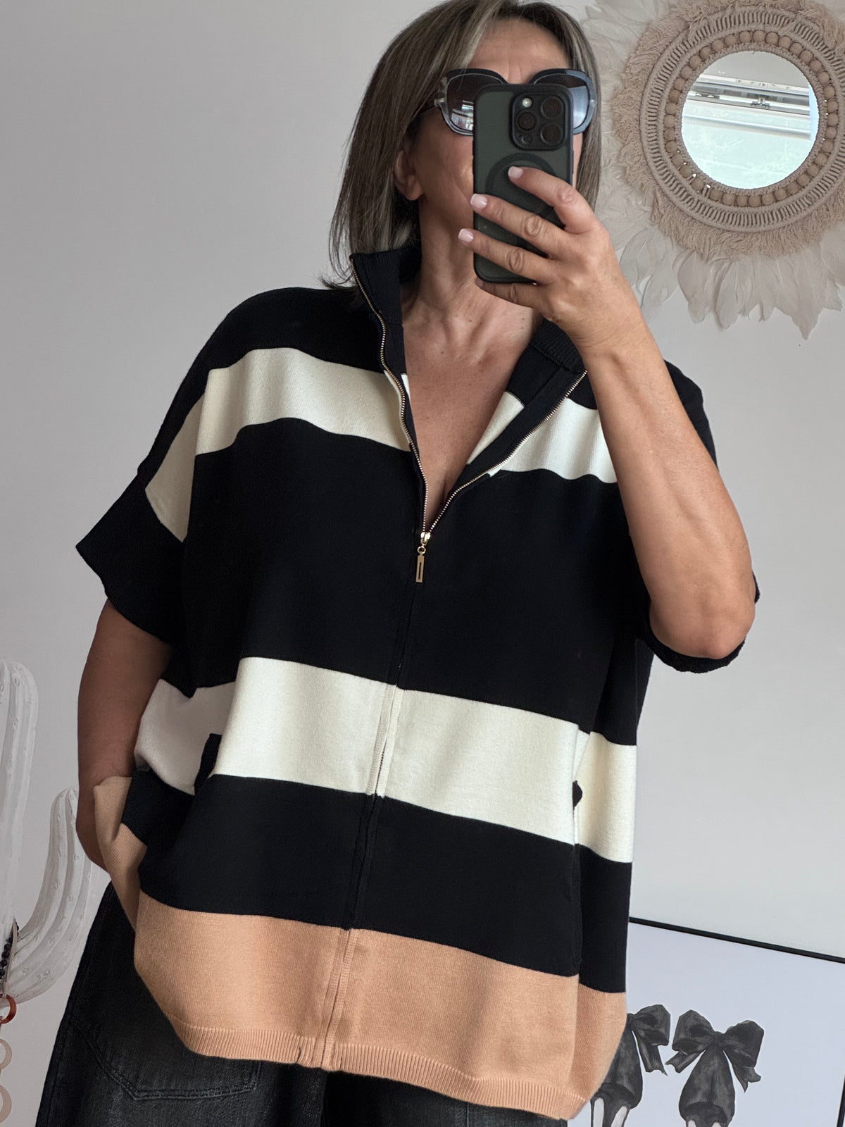 Pull Romy noir jolie forme