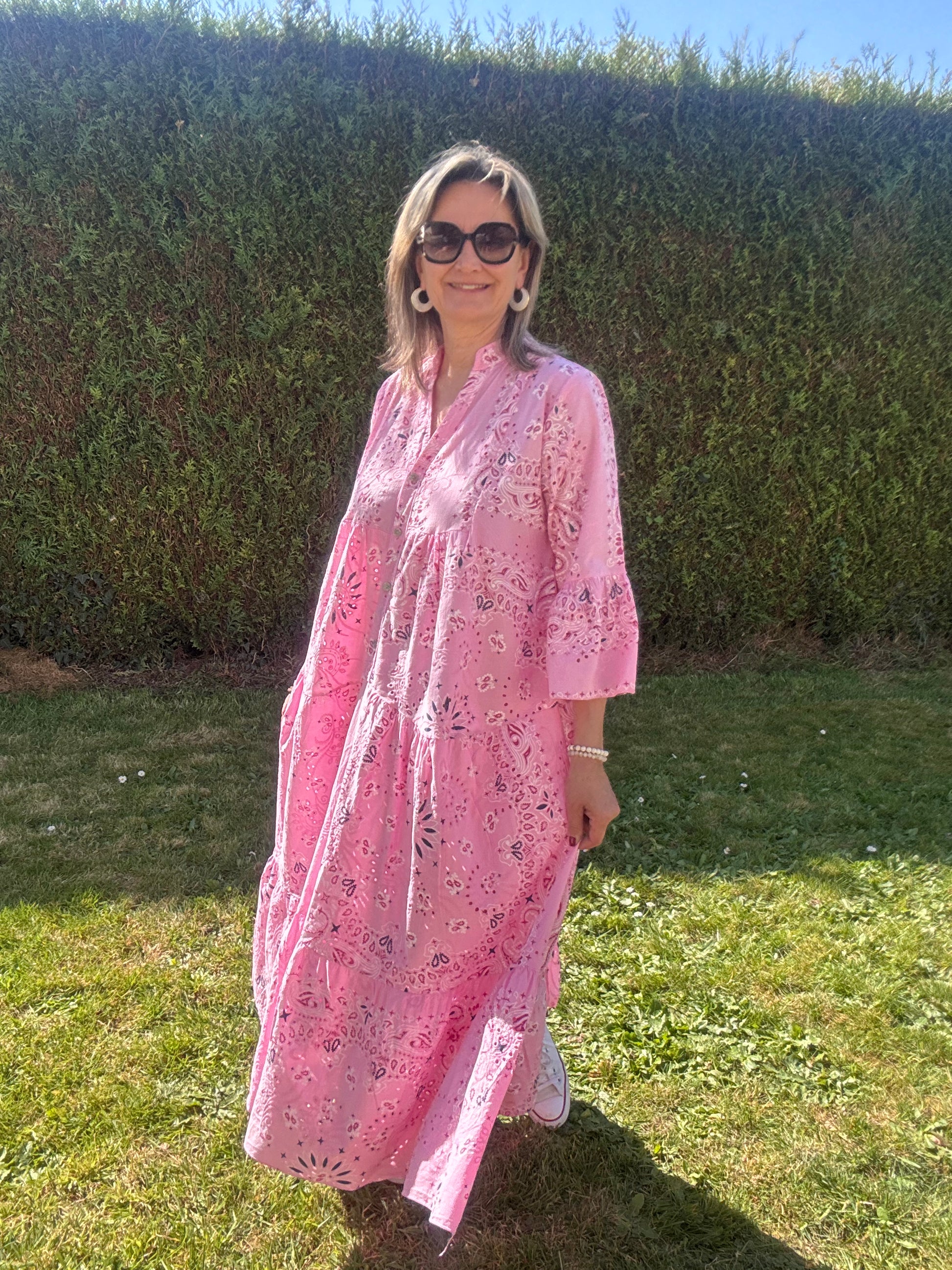 Robe longue bandana et broderie rose