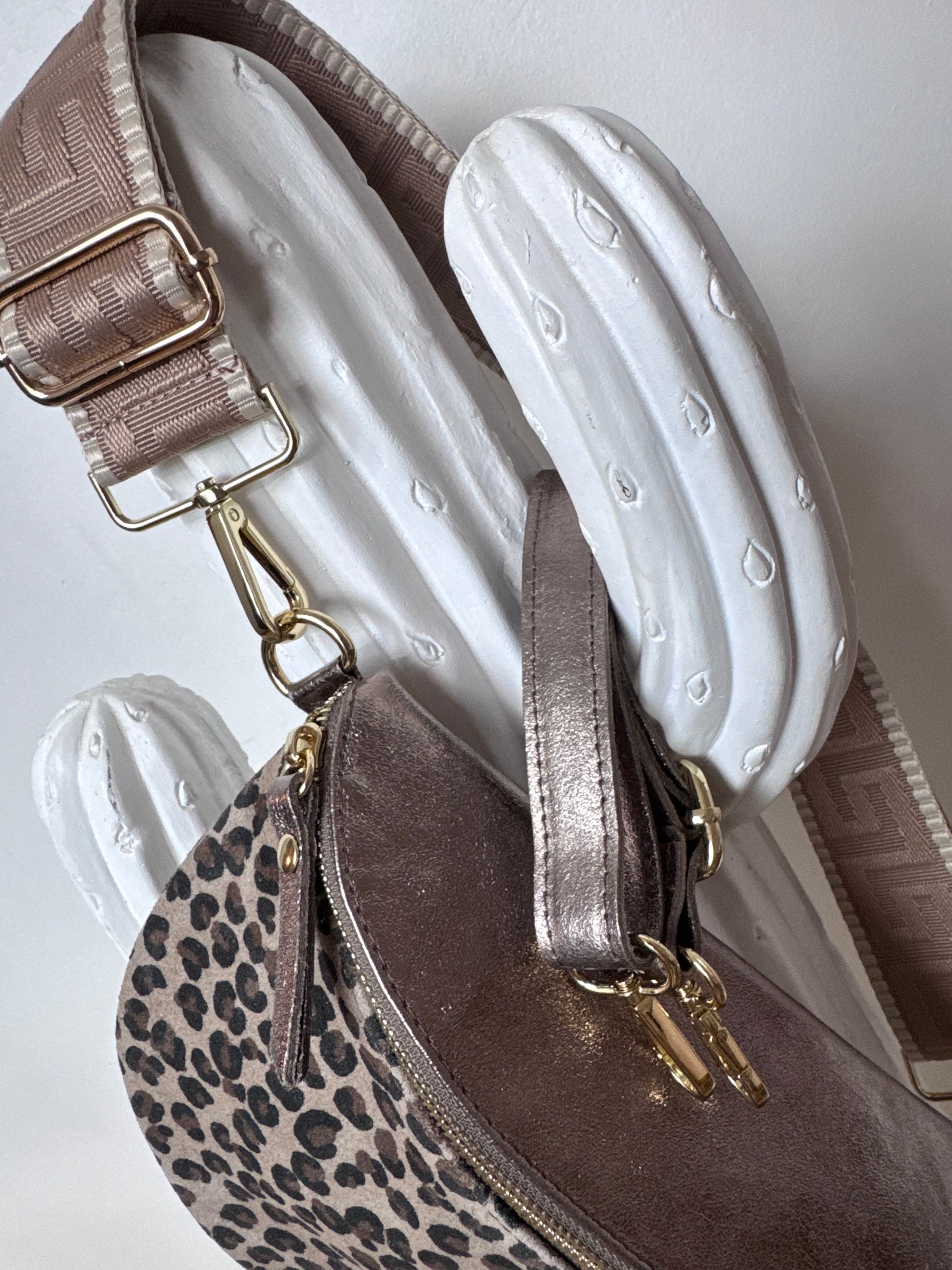 Sac banane cuir véritable Léo et irisé bronze + 2 sangles