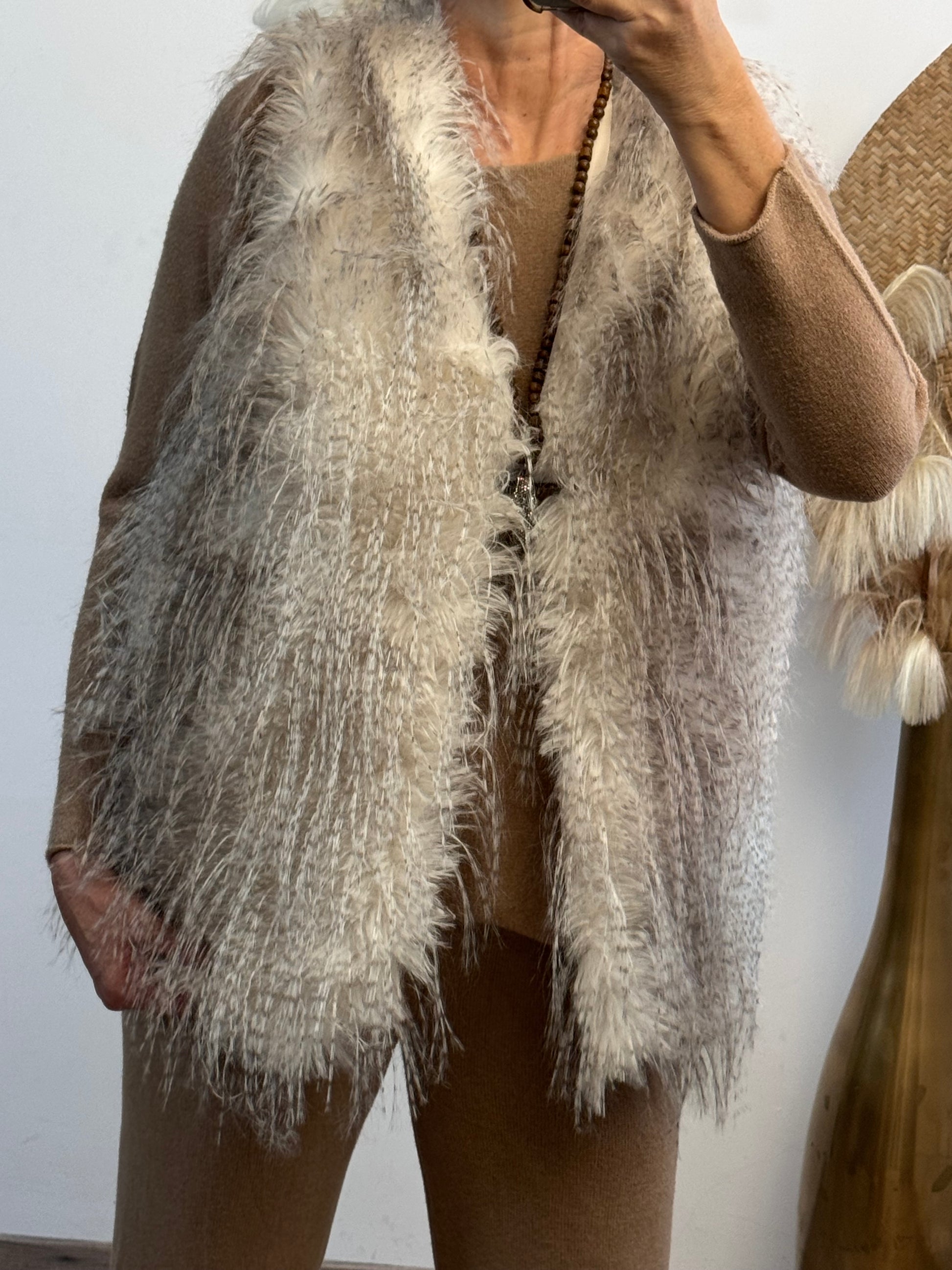 Veste sans manches fausse fourrure