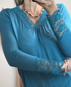 Top dentelle bleu pétrol