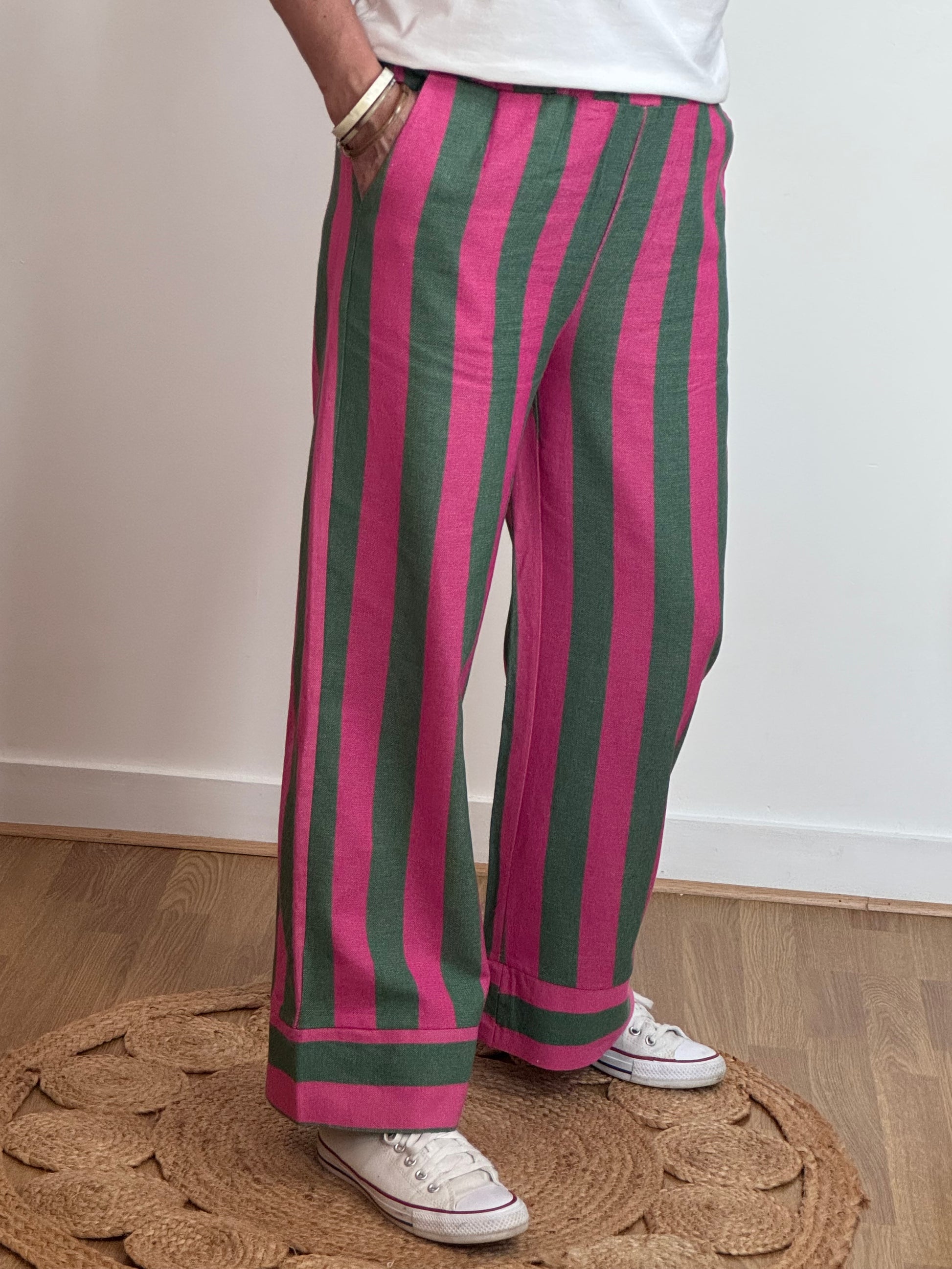 Pantalon rayé kaki et rose