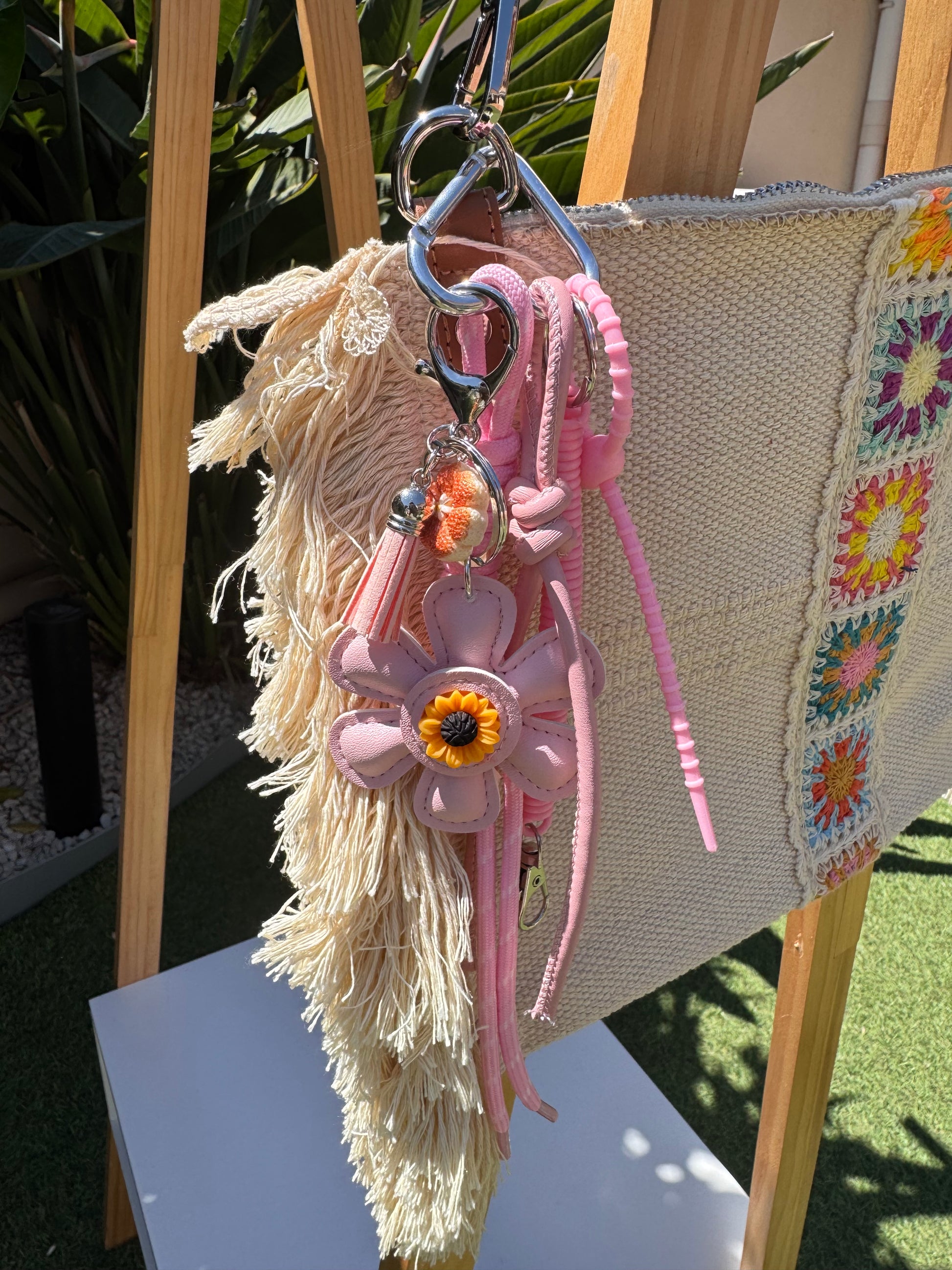 Fantaisie grigri fleur rose