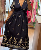 Robe marine brodée jolie forme