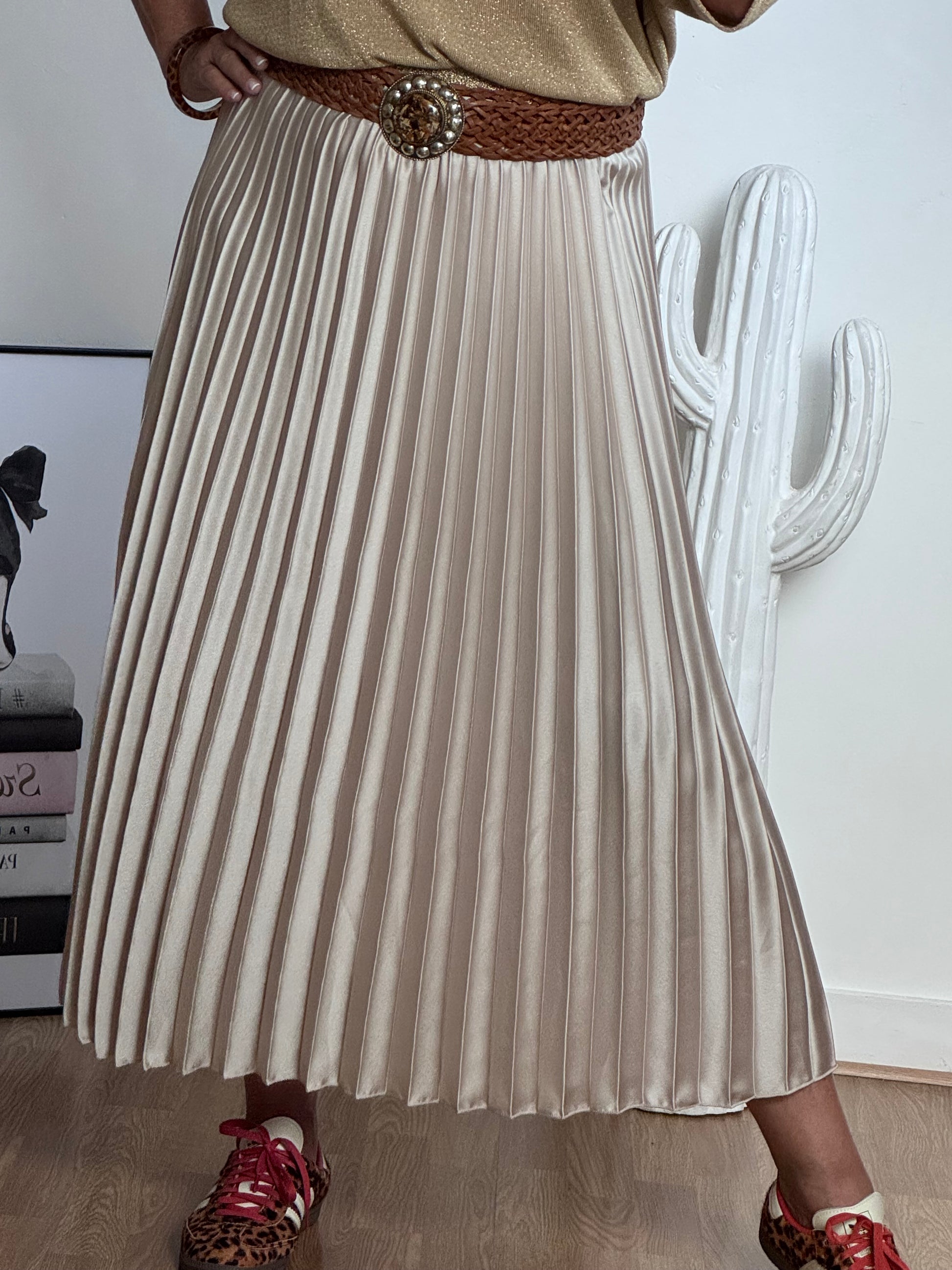 Jupe plissée beige dorée