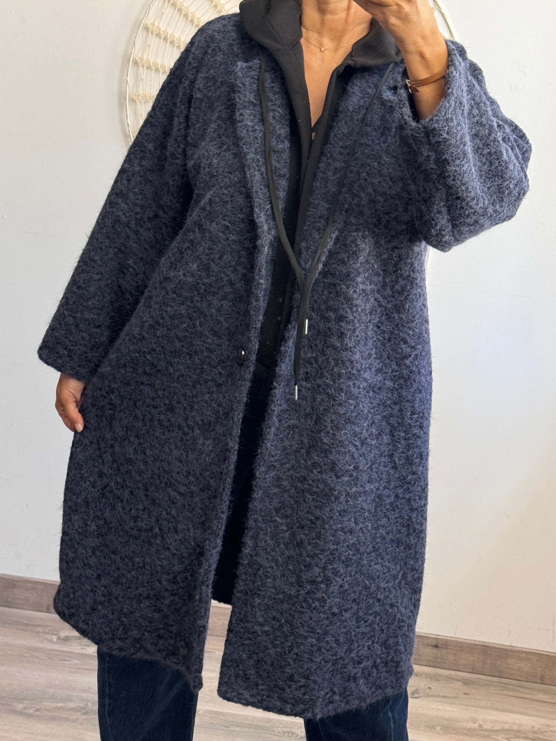 Manteau bouclette bleu capuche noire