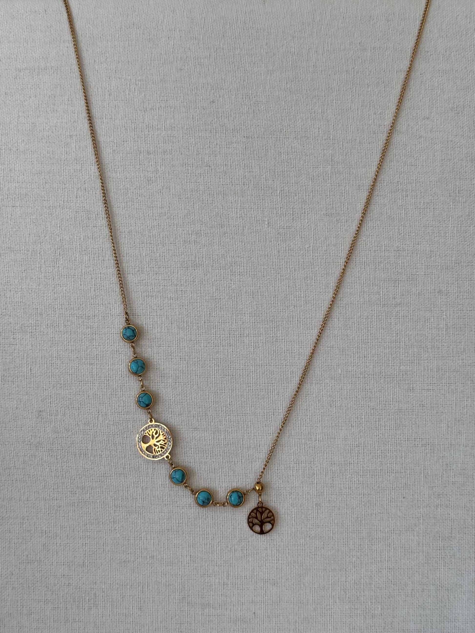 Collier Arbre de Vie Doré – Pierres Turquoises et Pendentifs Symboliques