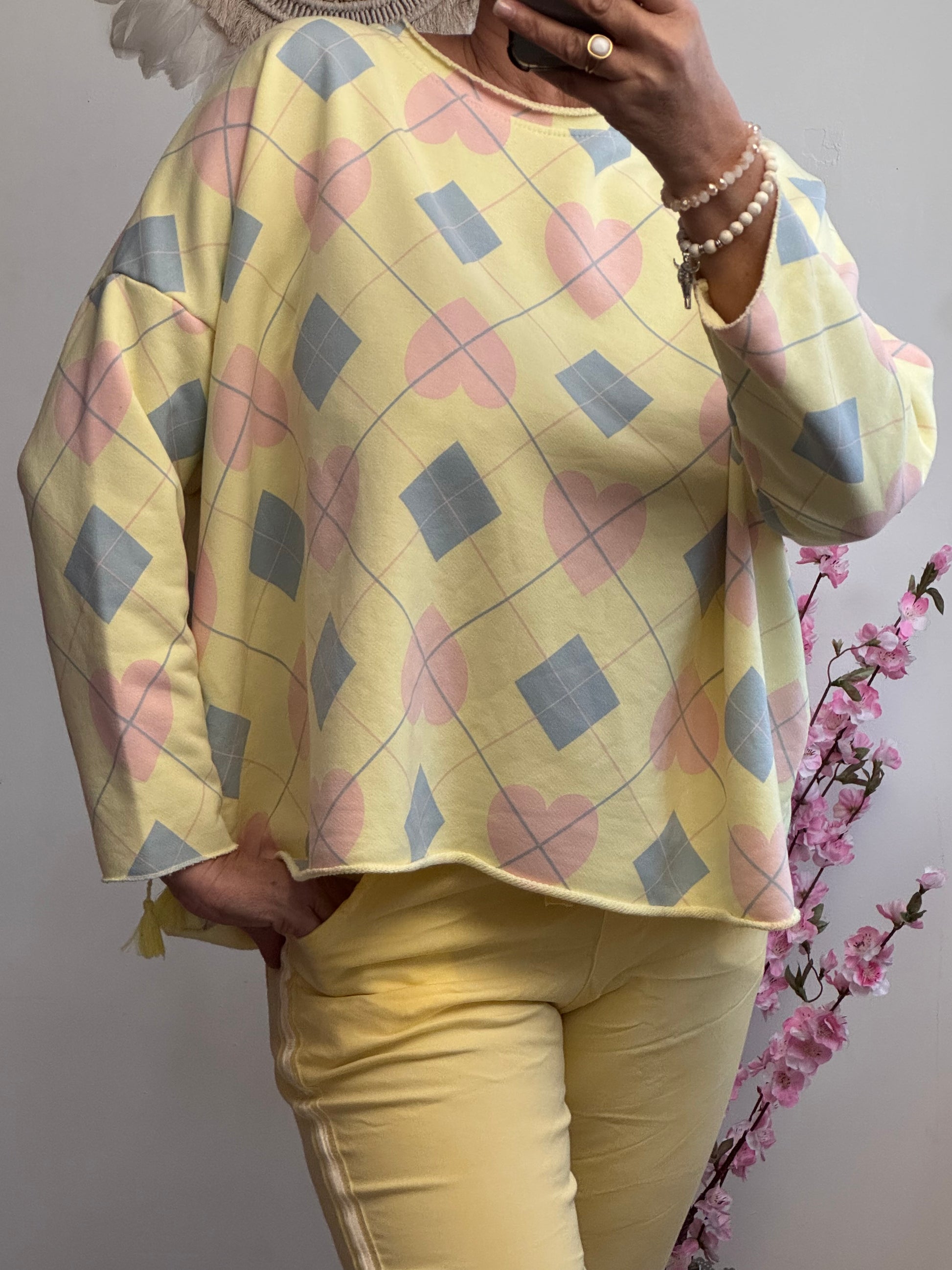 Sweat-shirt jacquard et cœur jaune