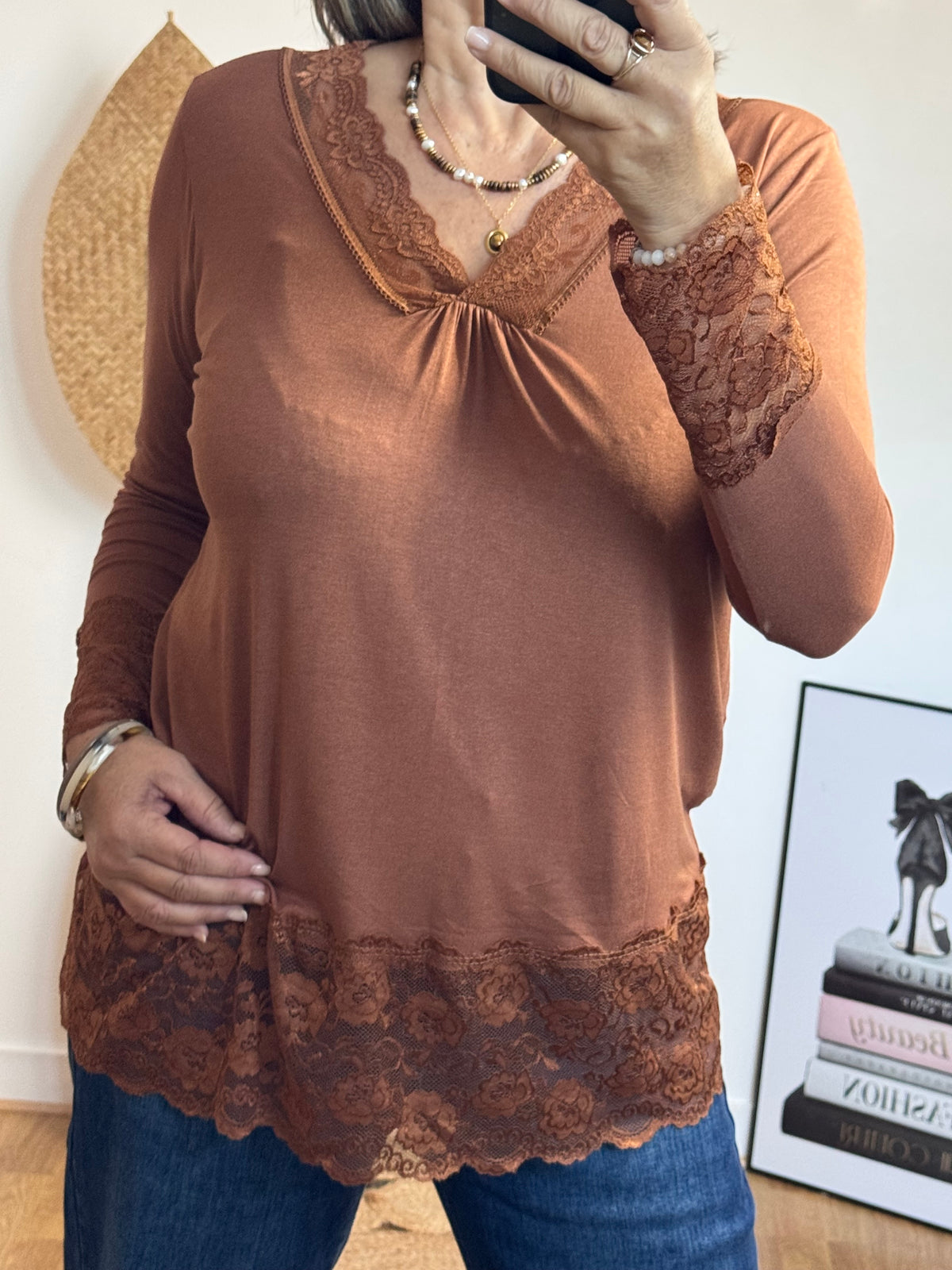 Top dentelle camel