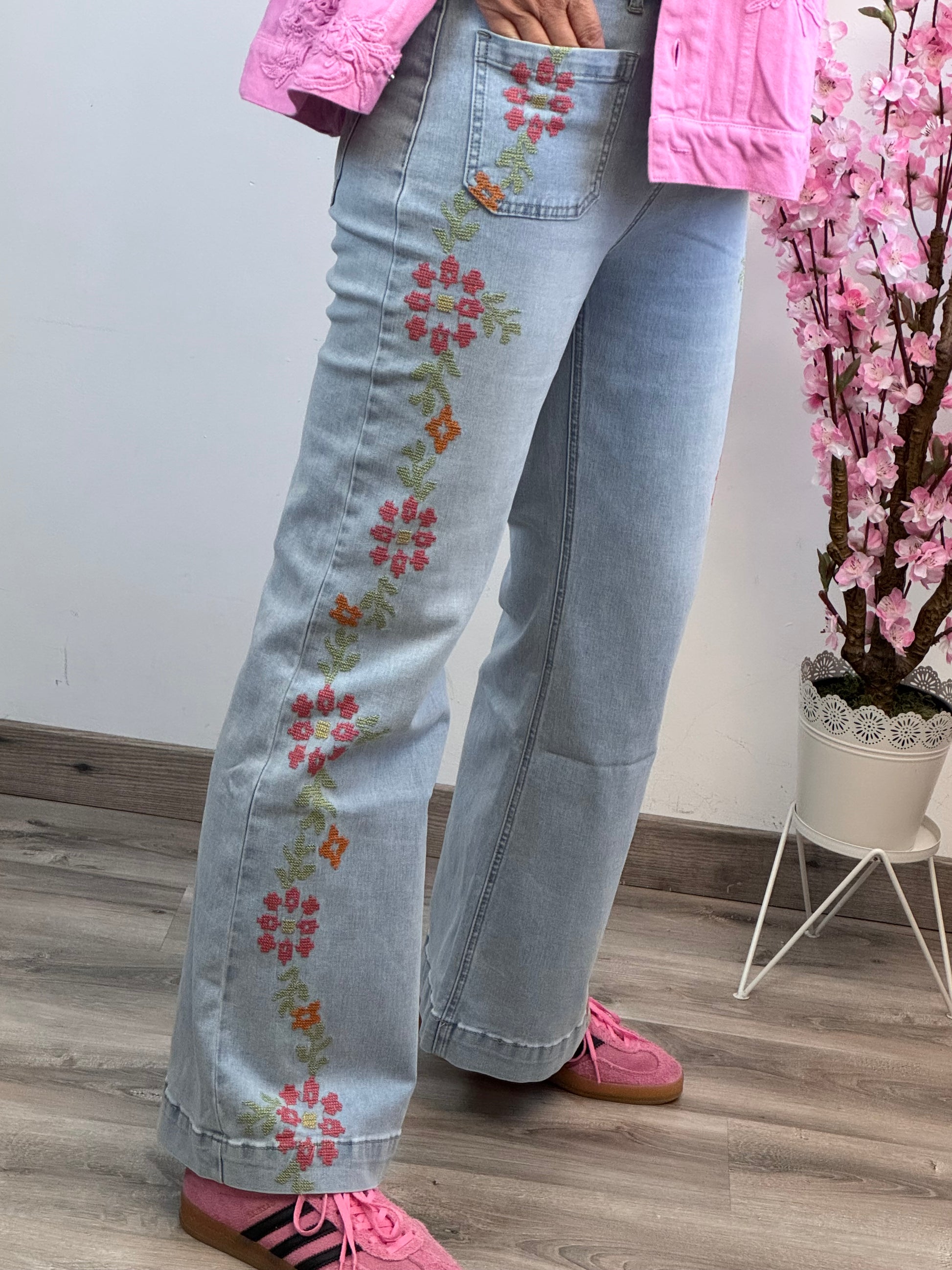 Jean Wide Leg brodé fleurs