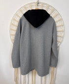 Veste molletonnée grise capuche noire TU 44/50