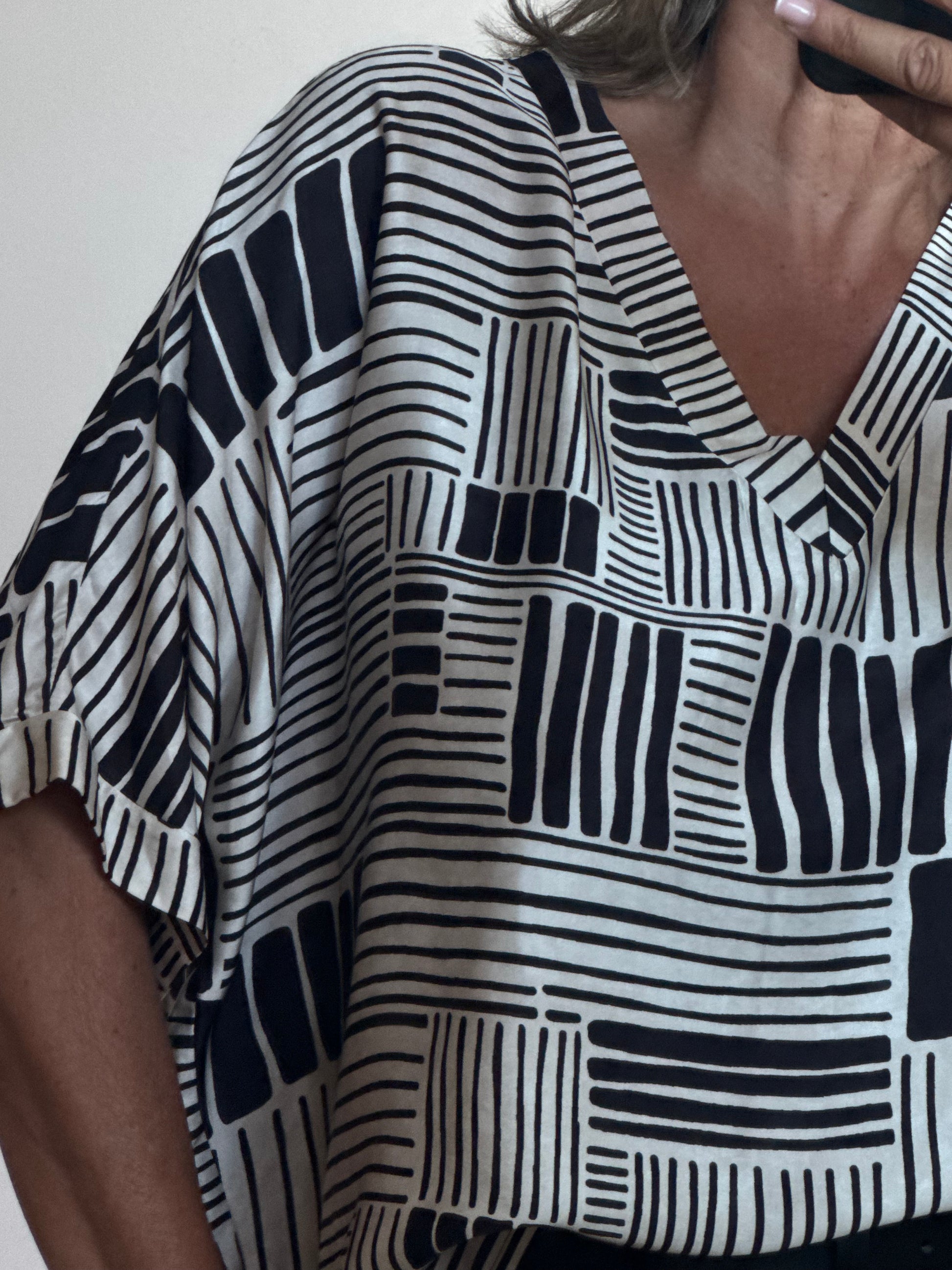 Blouse fluide imprimée noire TU 38/48