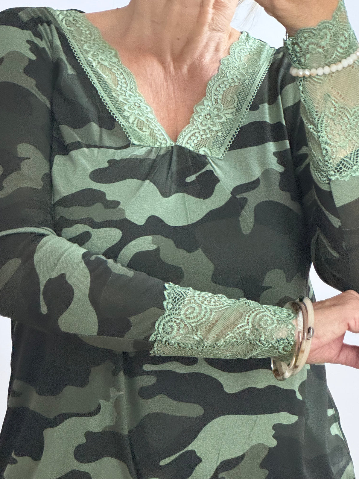 Top dentelle camouflage kaki