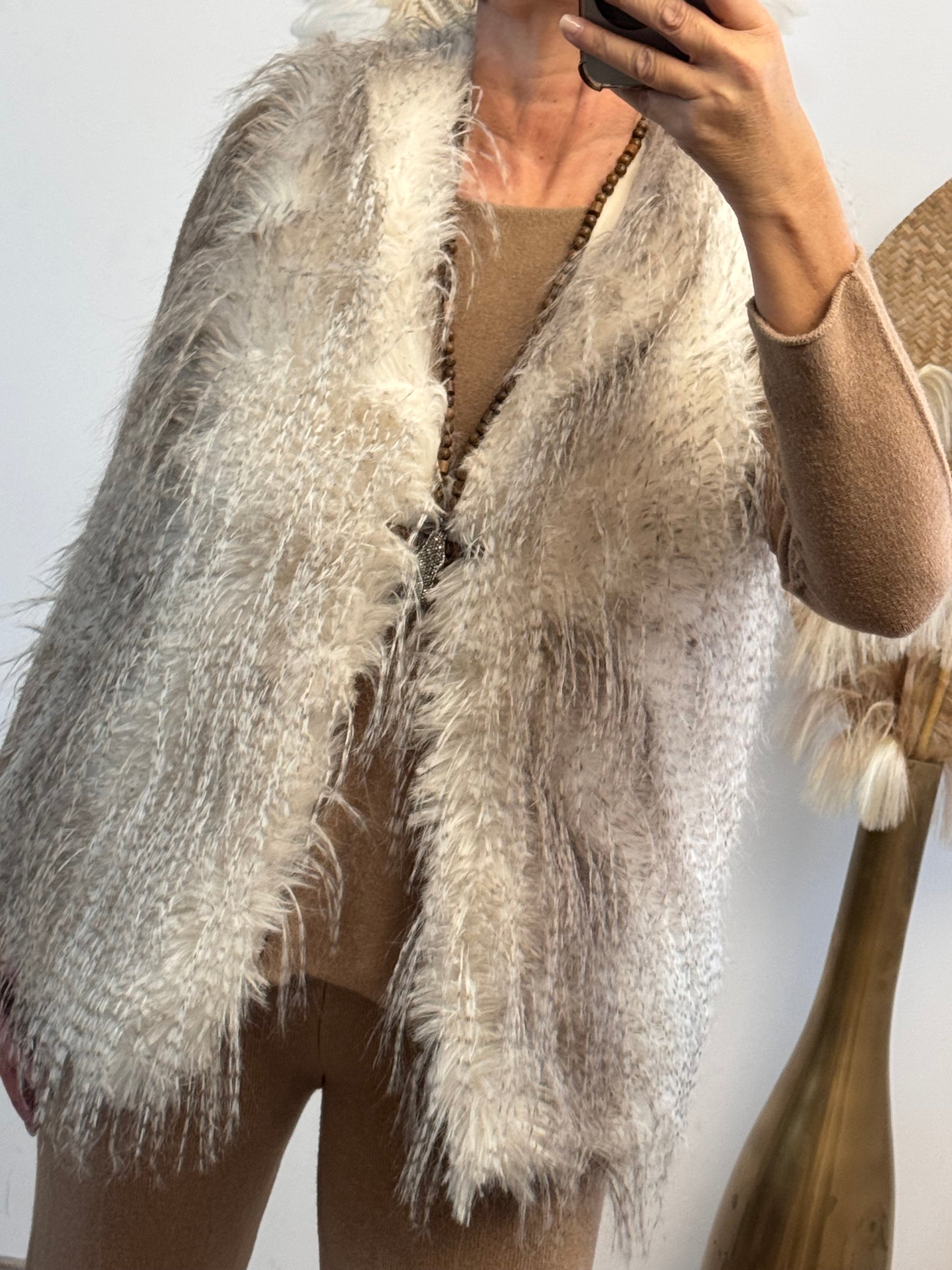 Veste sans manches fausse fourrure