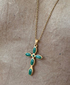 Collier Croix Élégance 
Pierres Ovales vertes