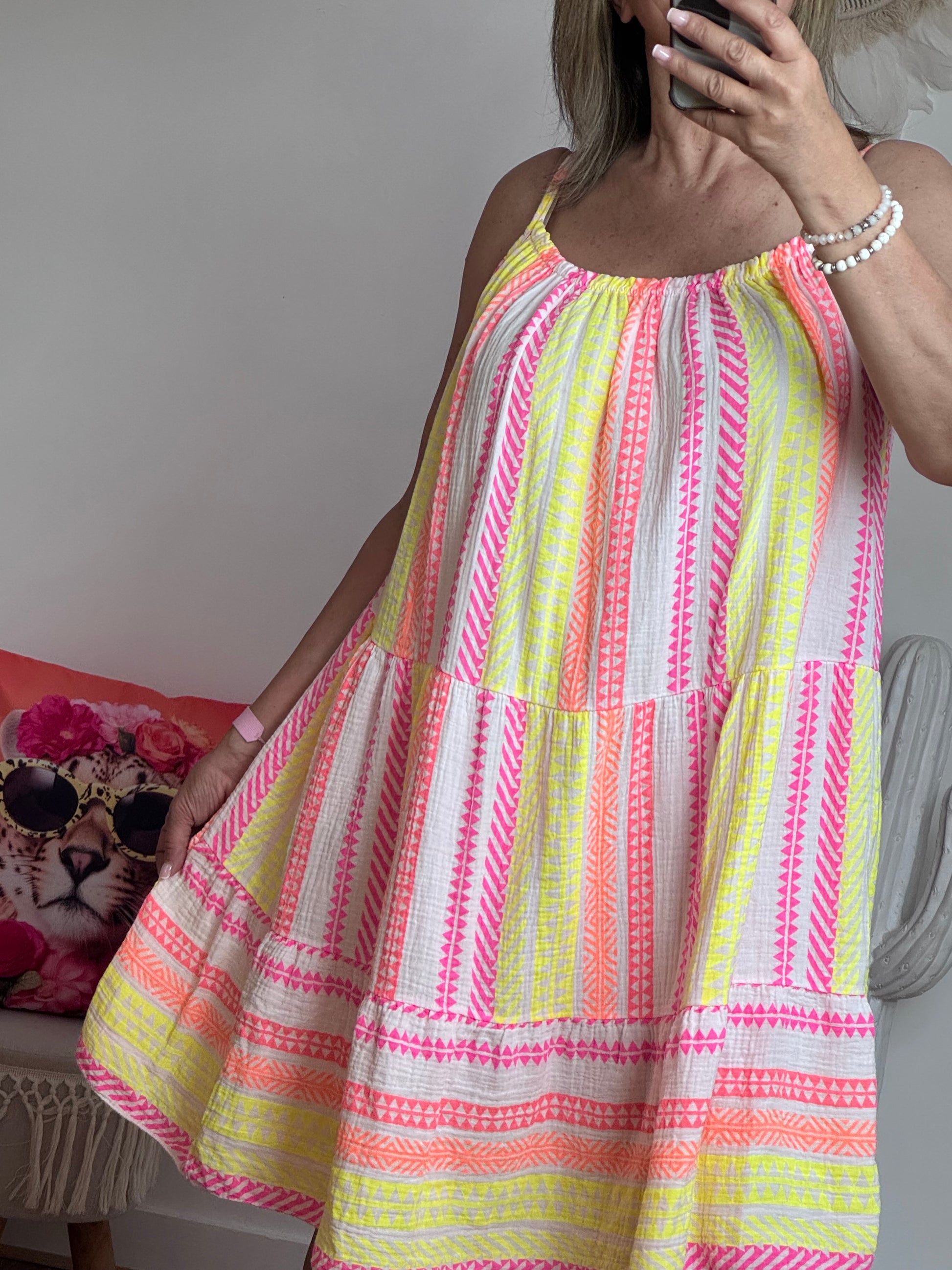Robe d’été fond blanc