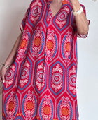 Robe fluide fond rouge