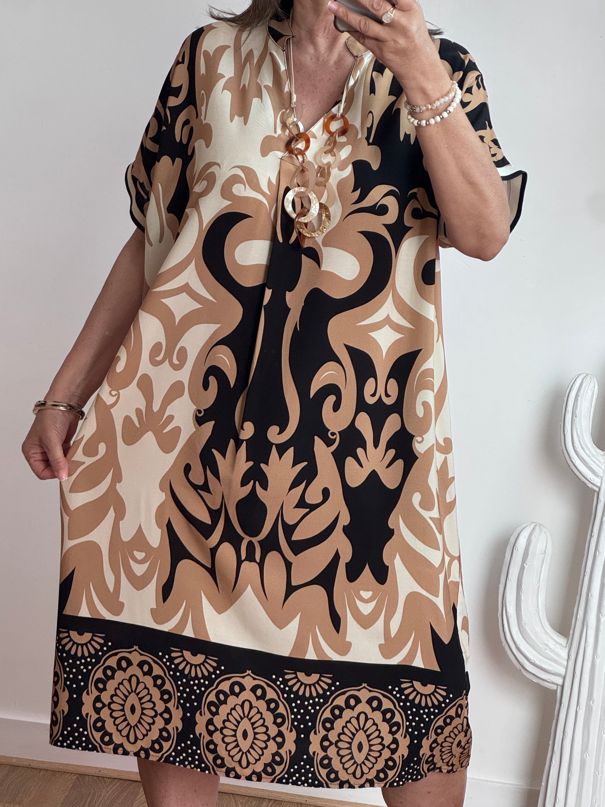 Robe fluide arabesque beige TU 40/48