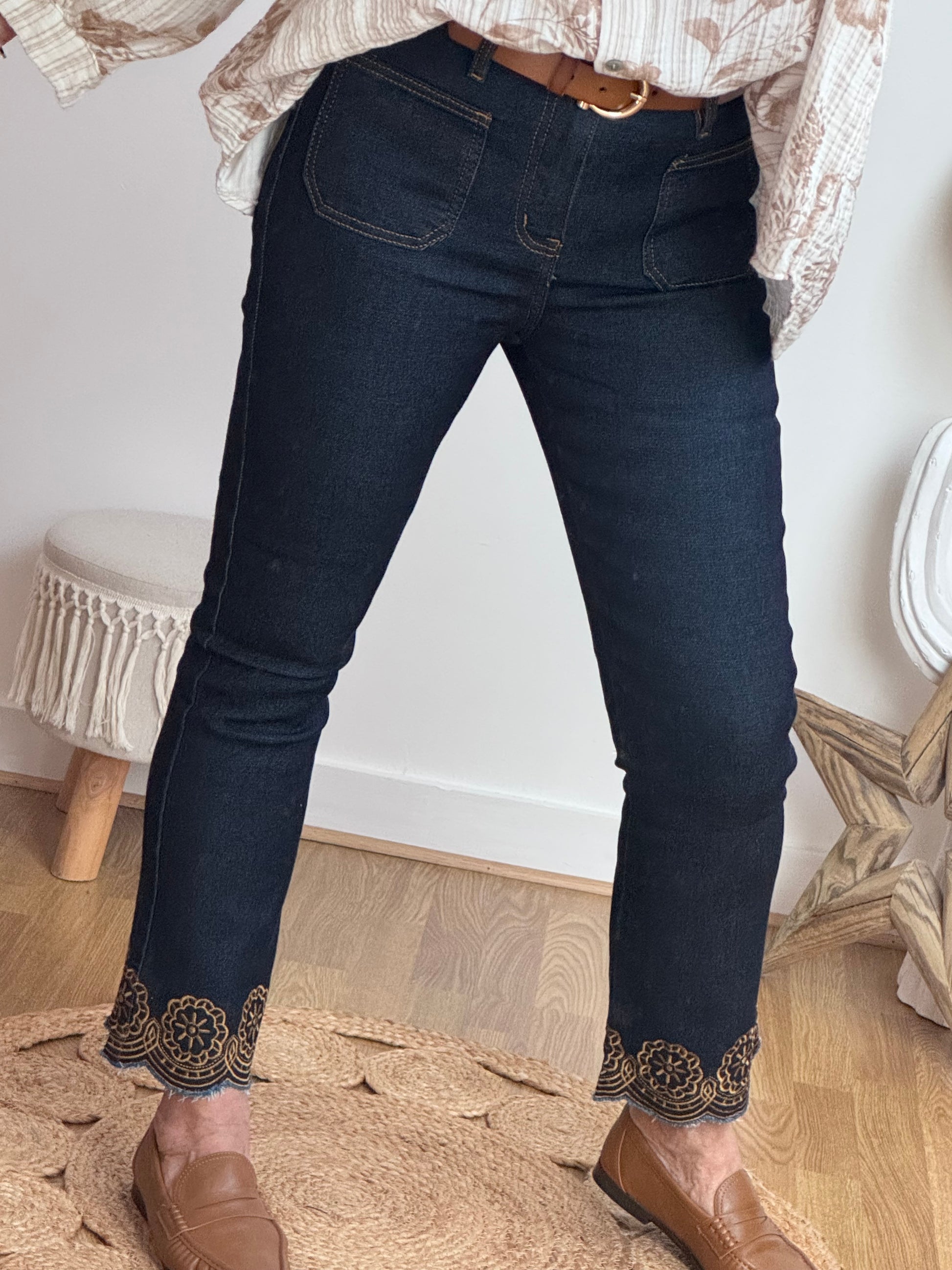 Jean flare bleu brute brodé