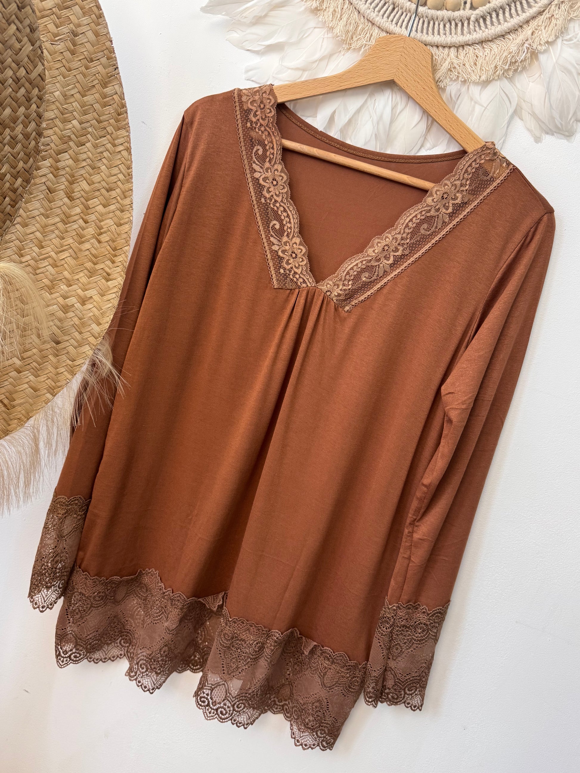 Top dentelle marron moka TU 40/46 et 46/50