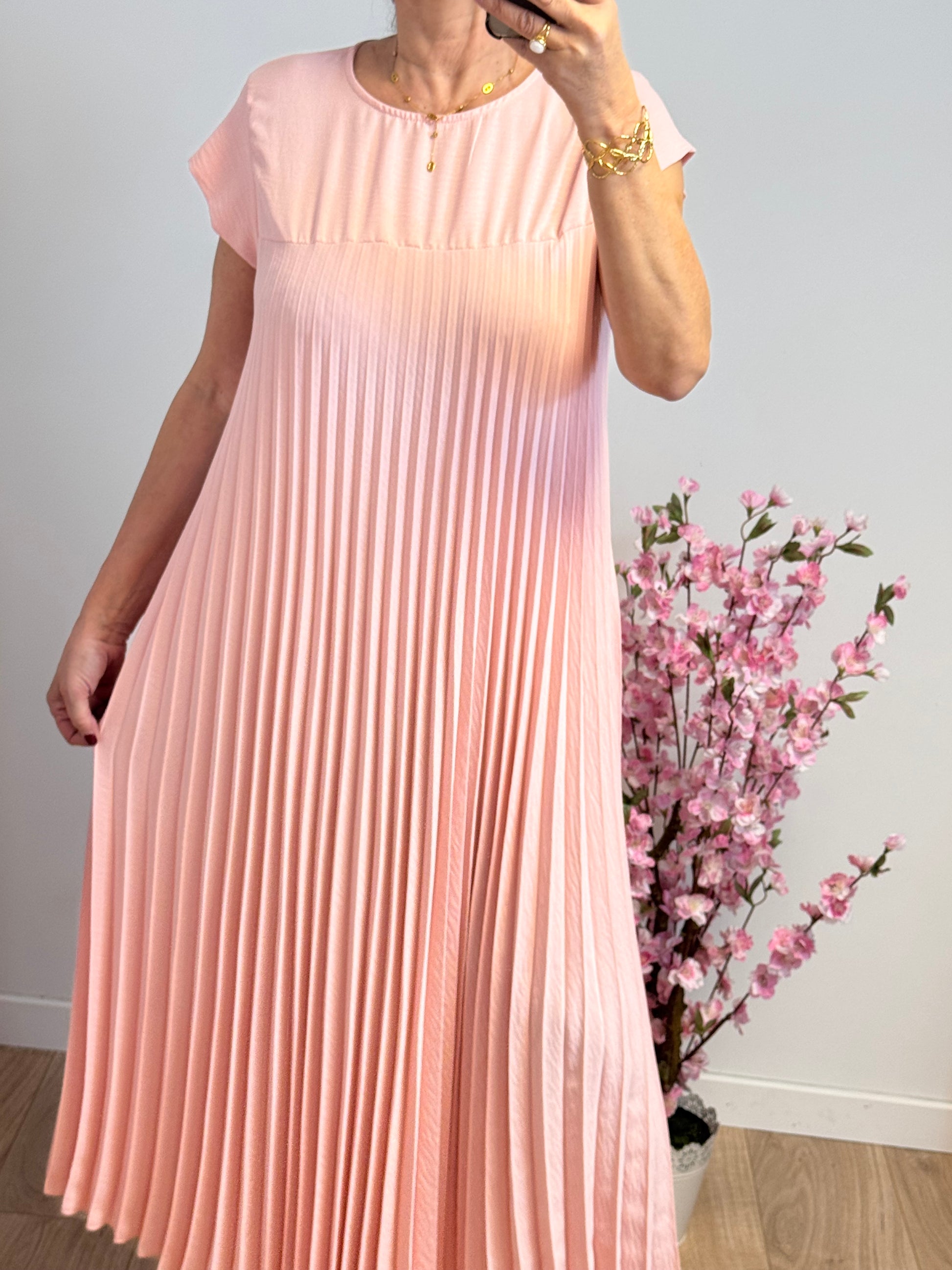 Robe longue plissée rose