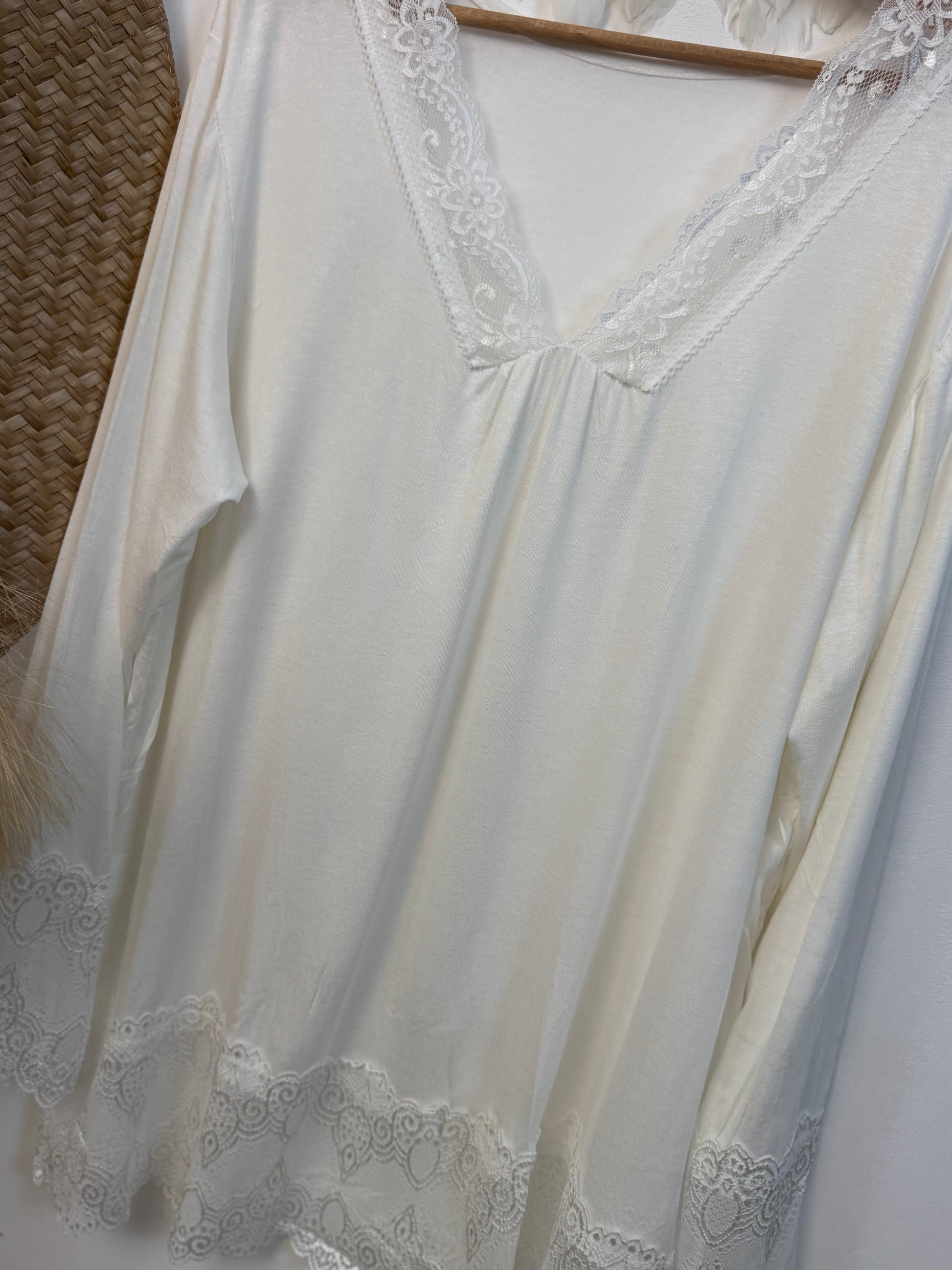 Top dentelle blanc TU 40/46 et TU 46/50