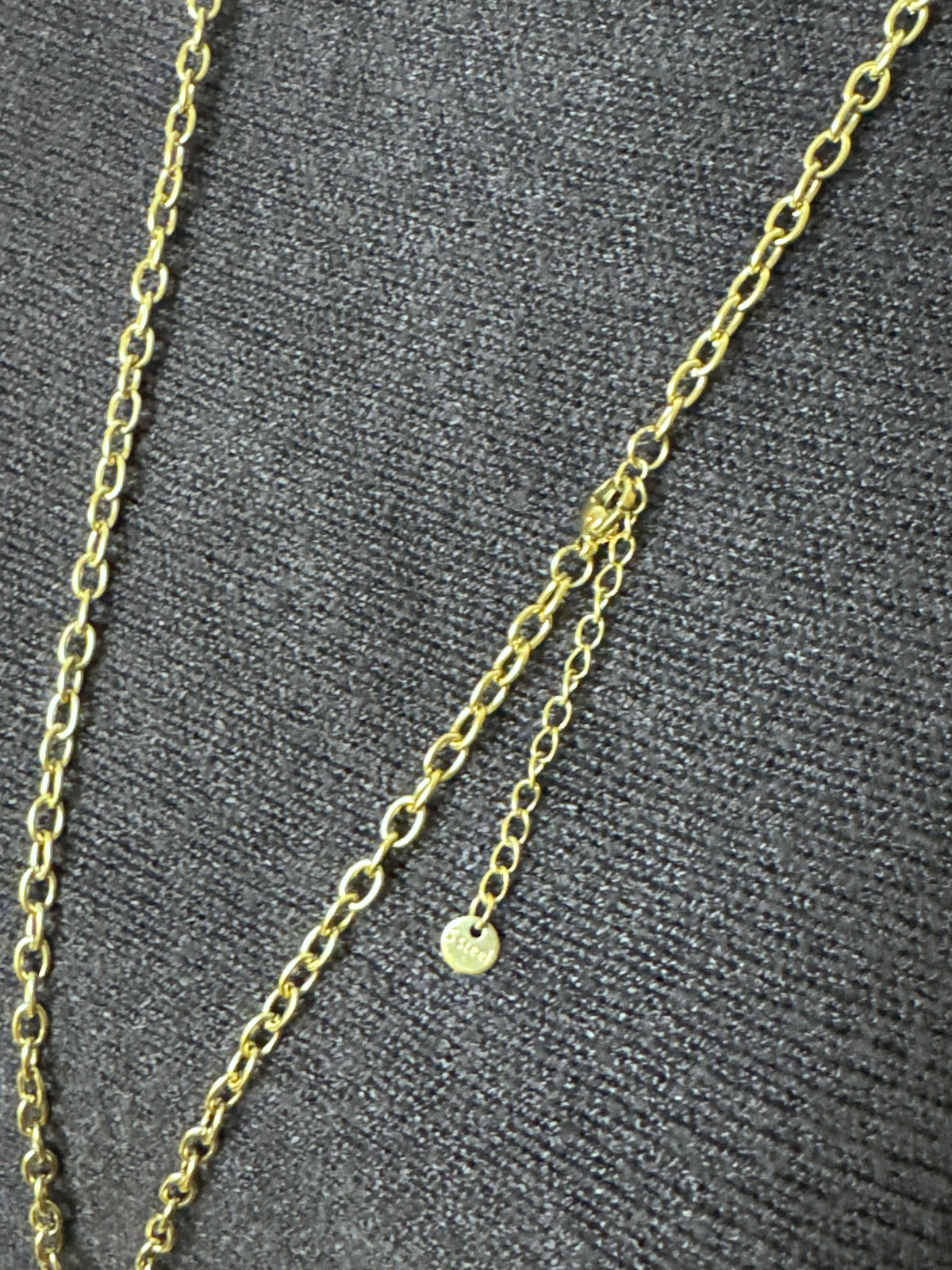 Collier croix crème