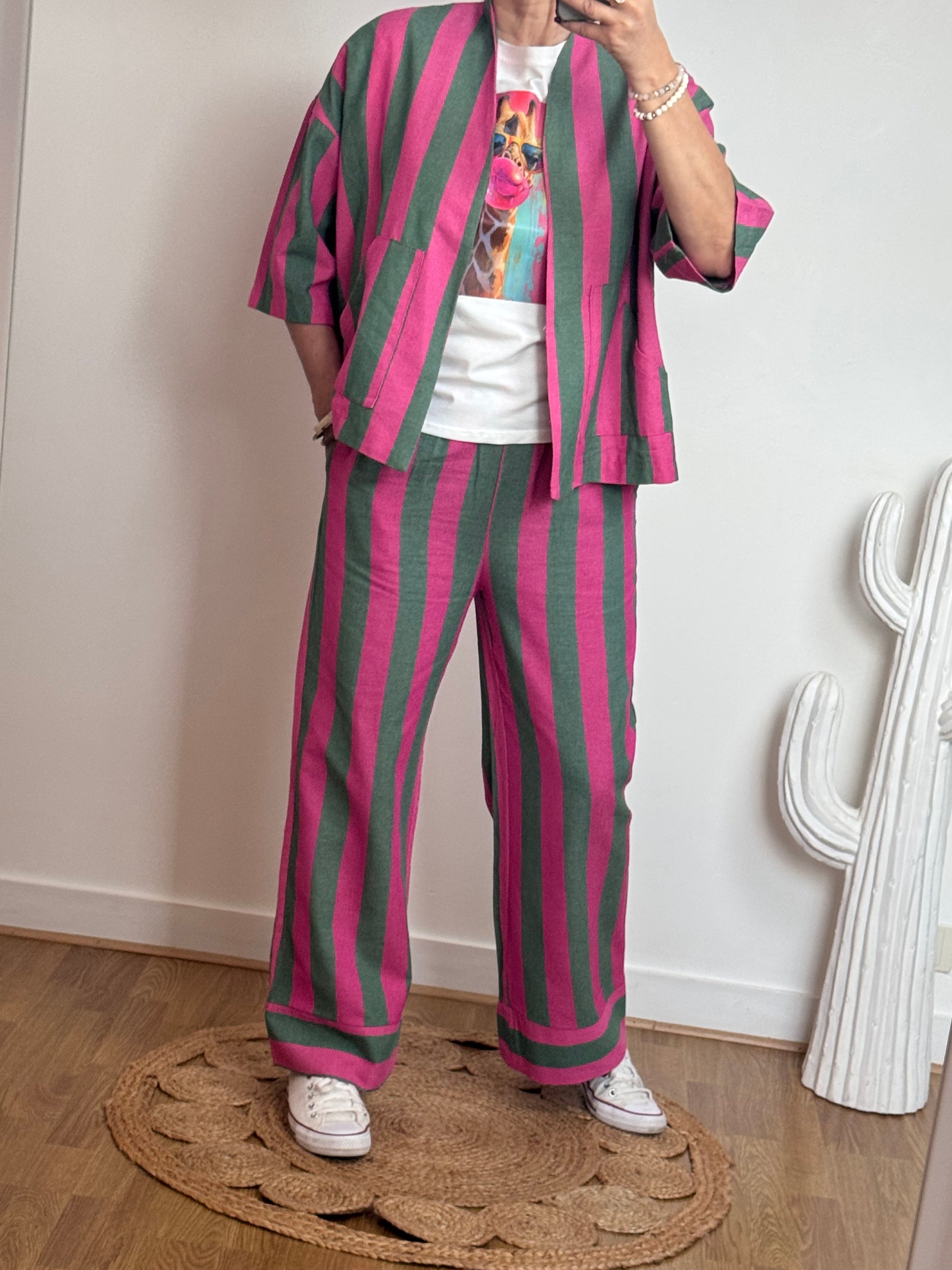 Pantalon rayé kaki et rose