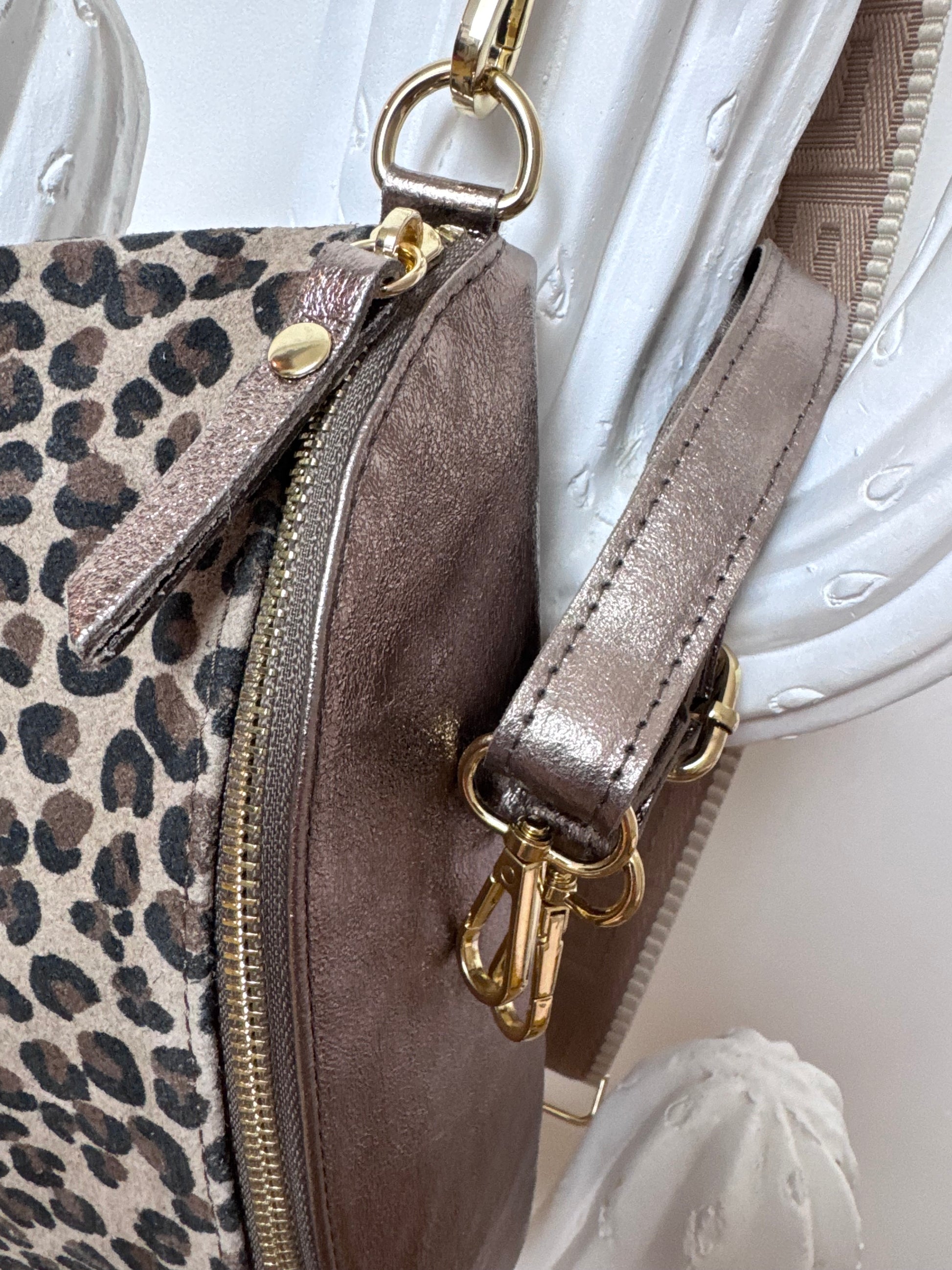 Sac banane cuir véritable Léo et irisé bronze + 2 sangles