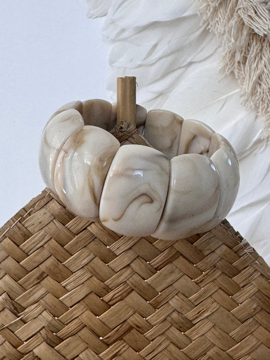 Bracelet élastiqué beige marbré