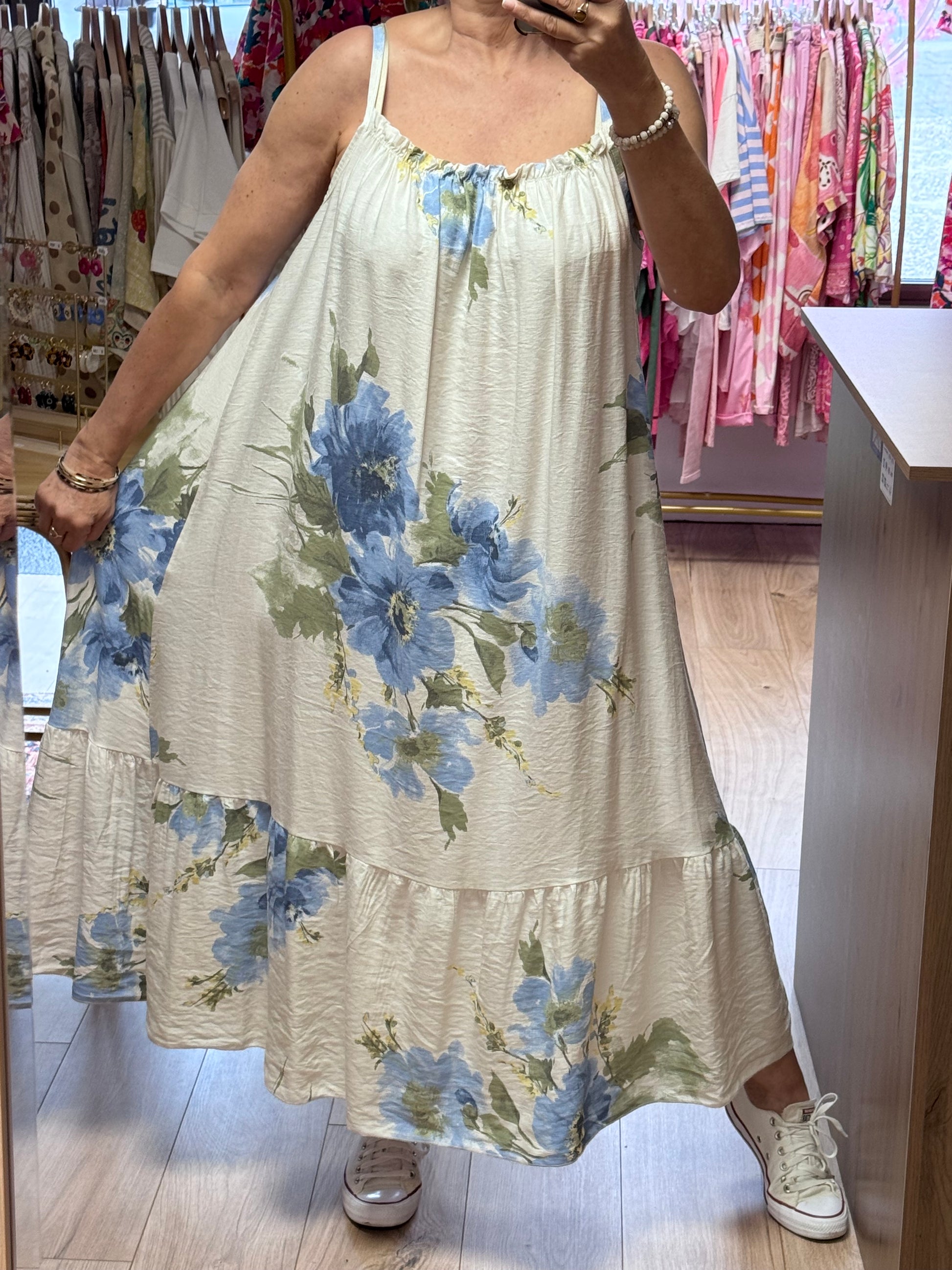 Robe longue fleurie blanche
