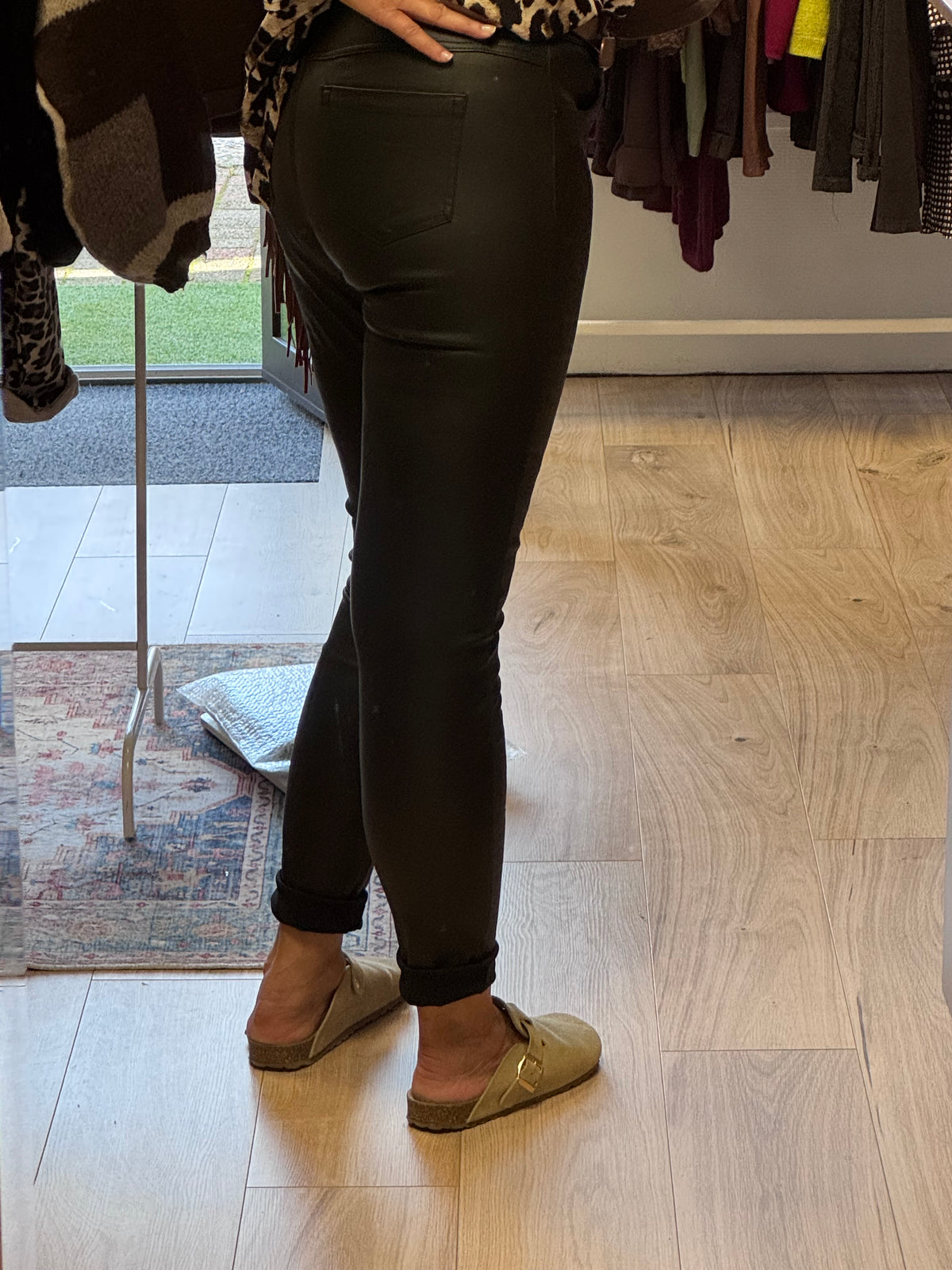 Pantalon jean skinny enduit noir du 38 au 50