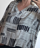 Blouse fluide imprimée noire TU 38/48