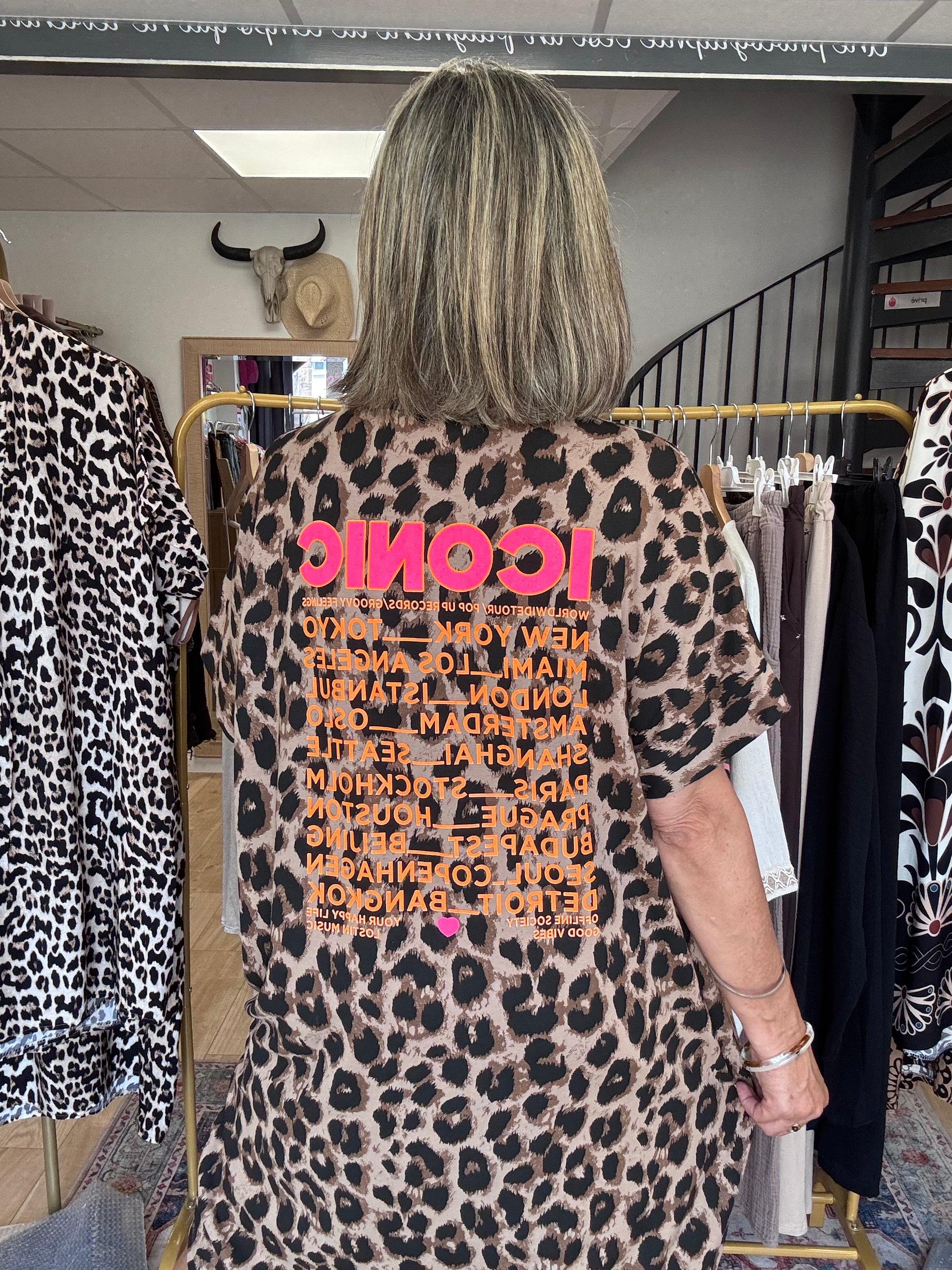 Robe teeshirt iconic Leo