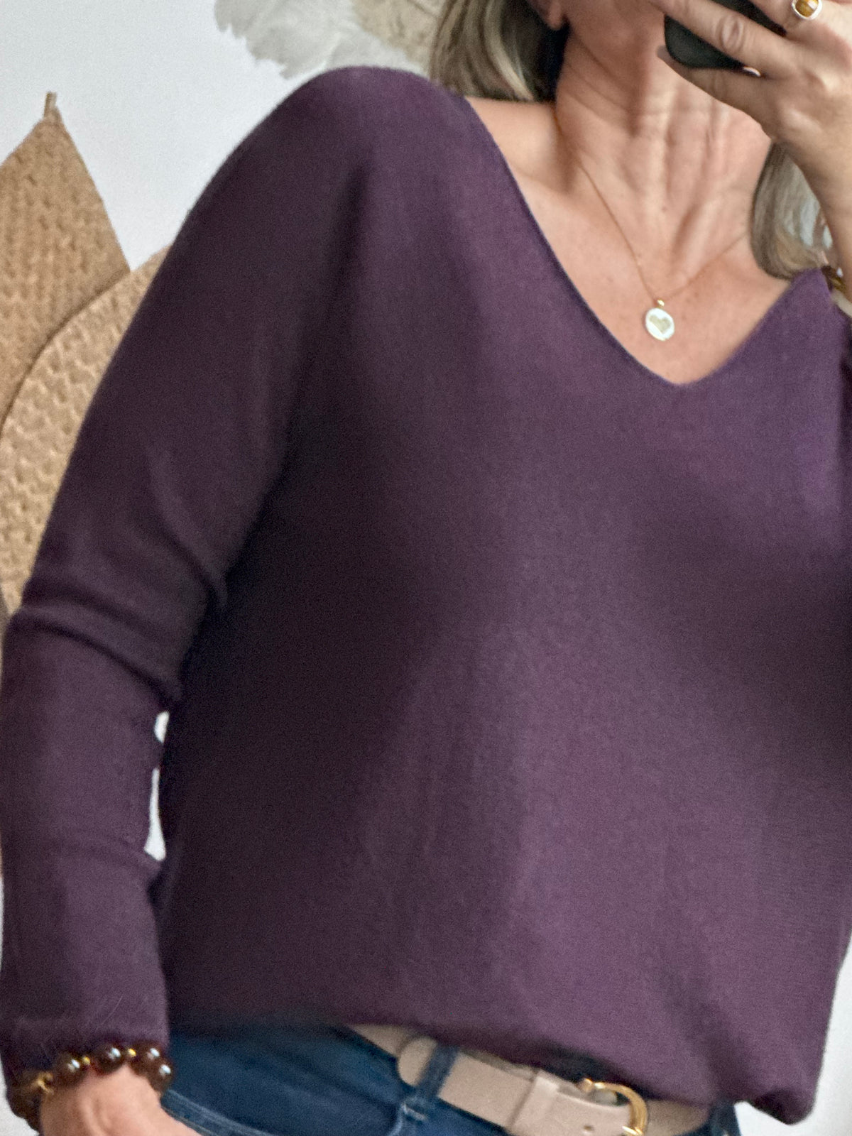 Pull col V violine, marron, terracotta et rouge