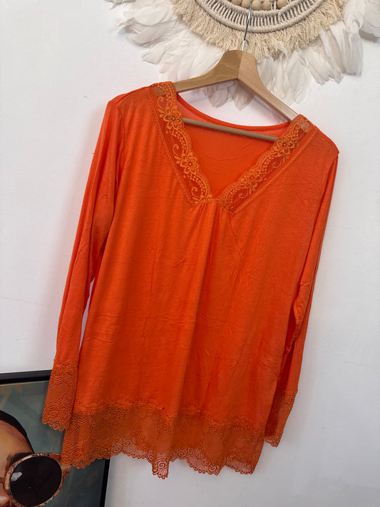 Top dentelle orange TU 40/46 et 46/50