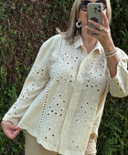 Blouse ou veste brodée beige