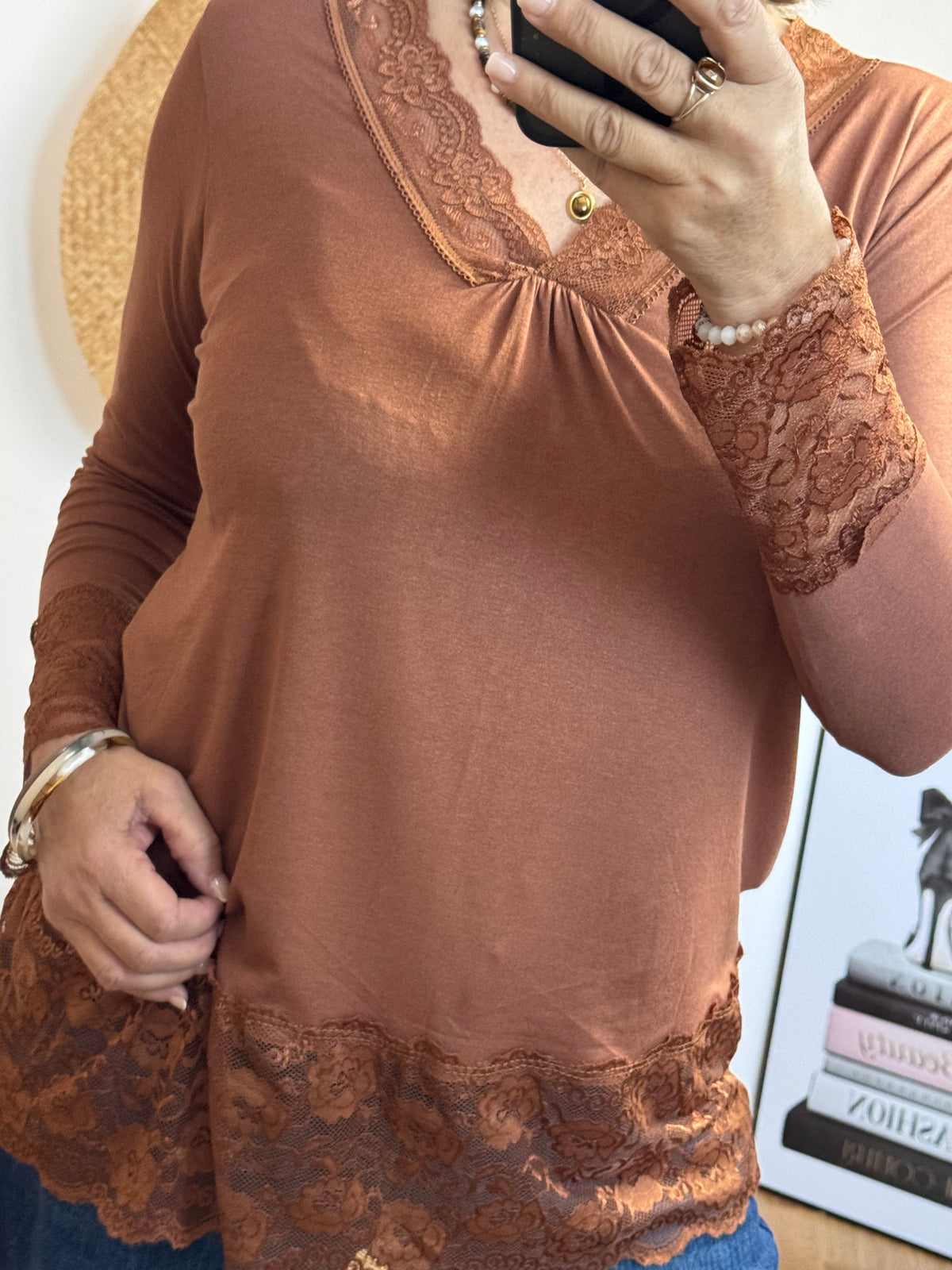 Top dentelle camel