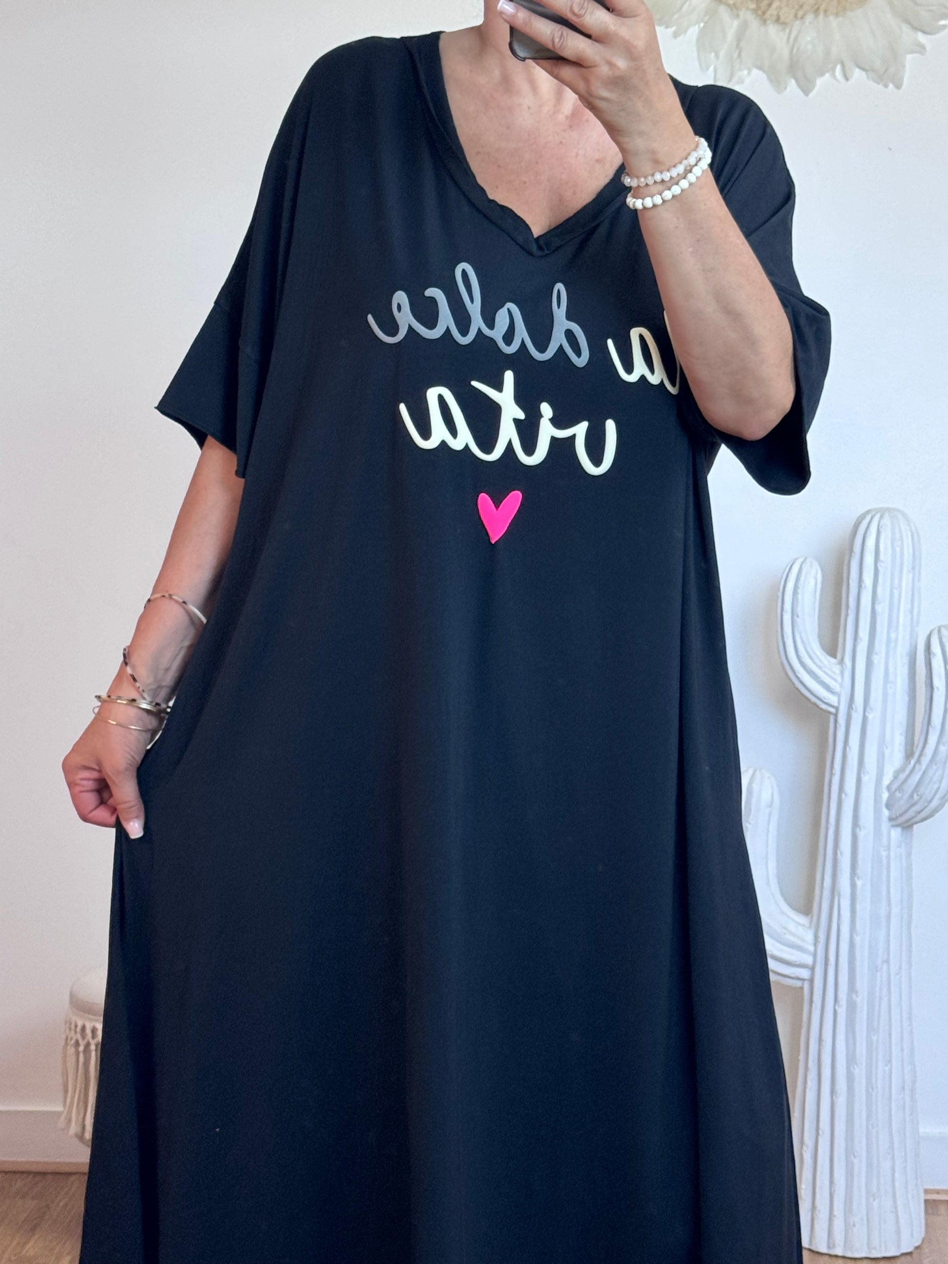Robe teeshirt noire jolie forme