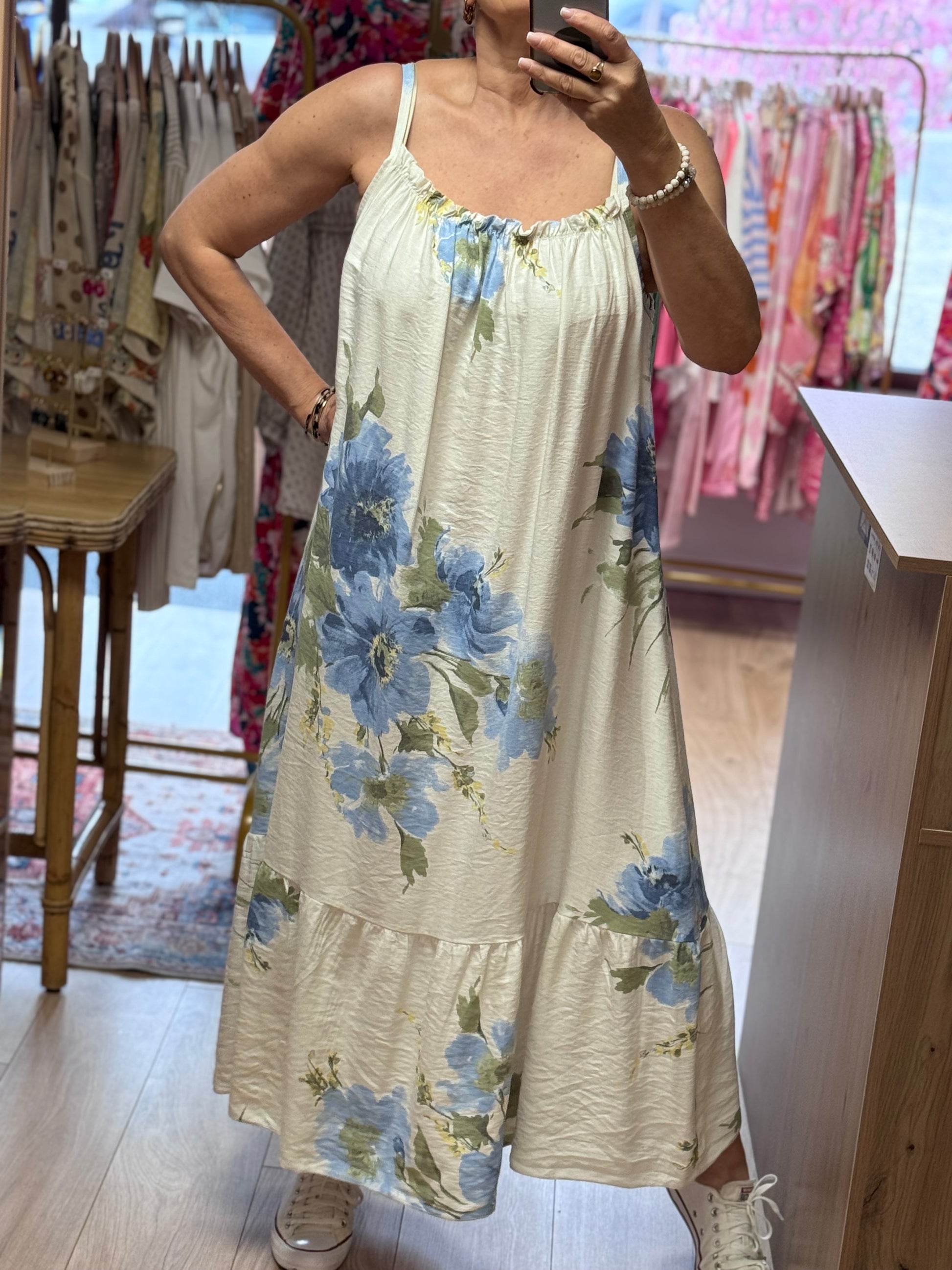 Robe longue fleurie blanche