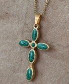 Collier Croix Élégance 
Pierres Ovales vertes