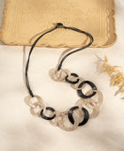 Collier Long maillons Résine Bohème Chic noir