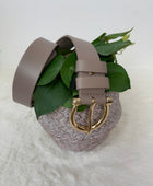 Ceinture en cuir beige taupe boucle dorée