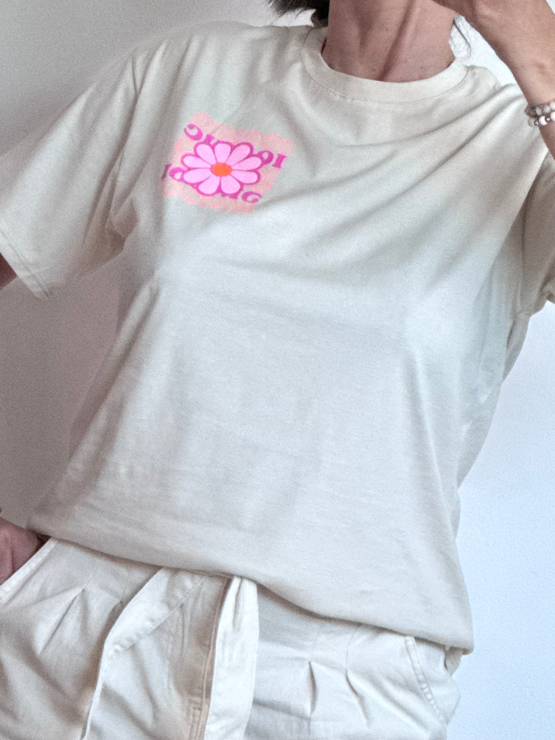 Teeshirt beige iconic et fleurs
